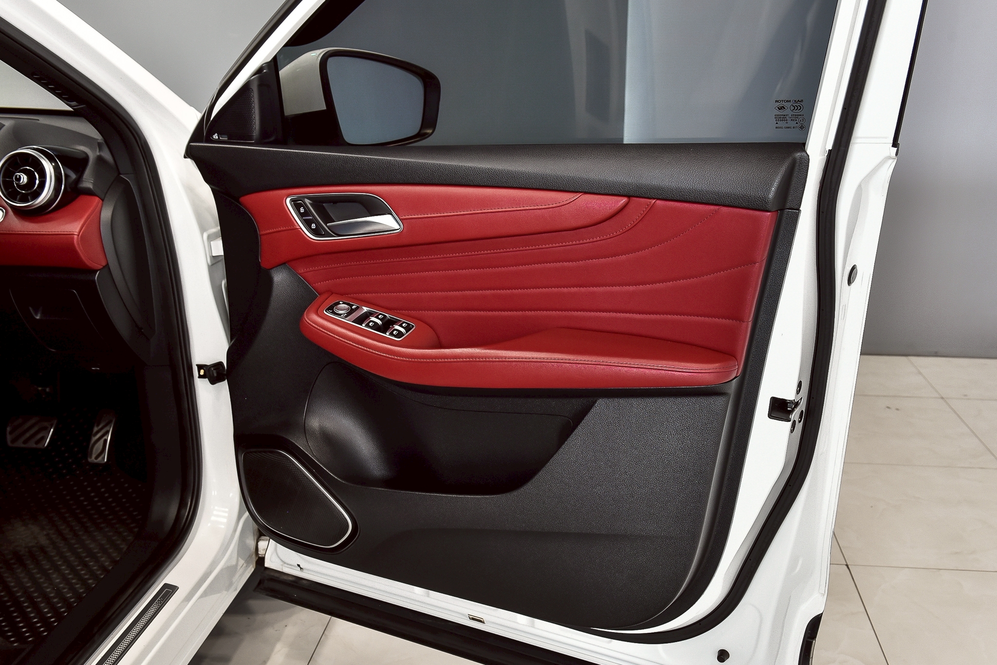 MG HS 1.5 X Sunroof SUV AT 2021
