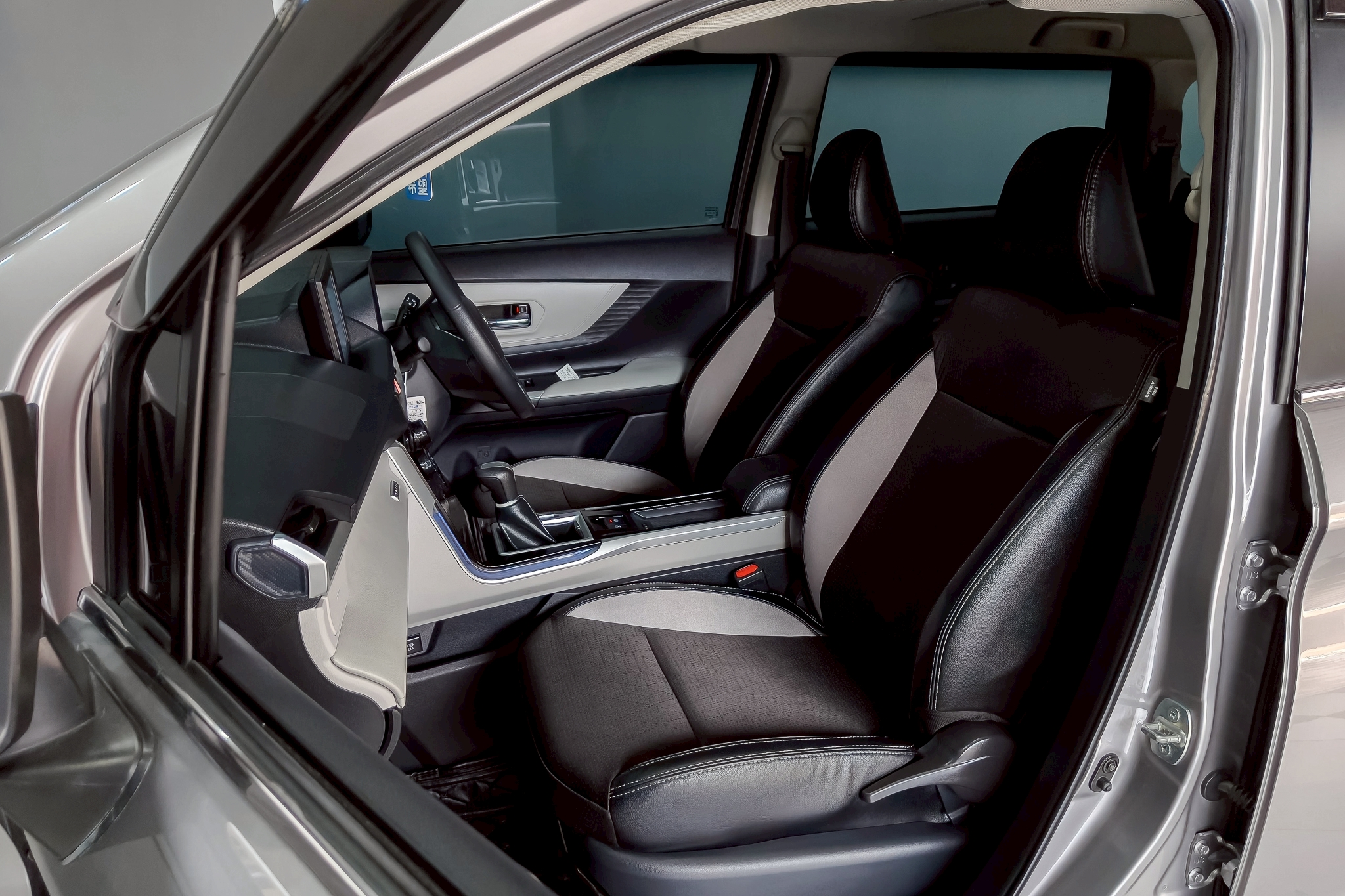 Toyota Veloz 1.5 Premium SUV AT 2023