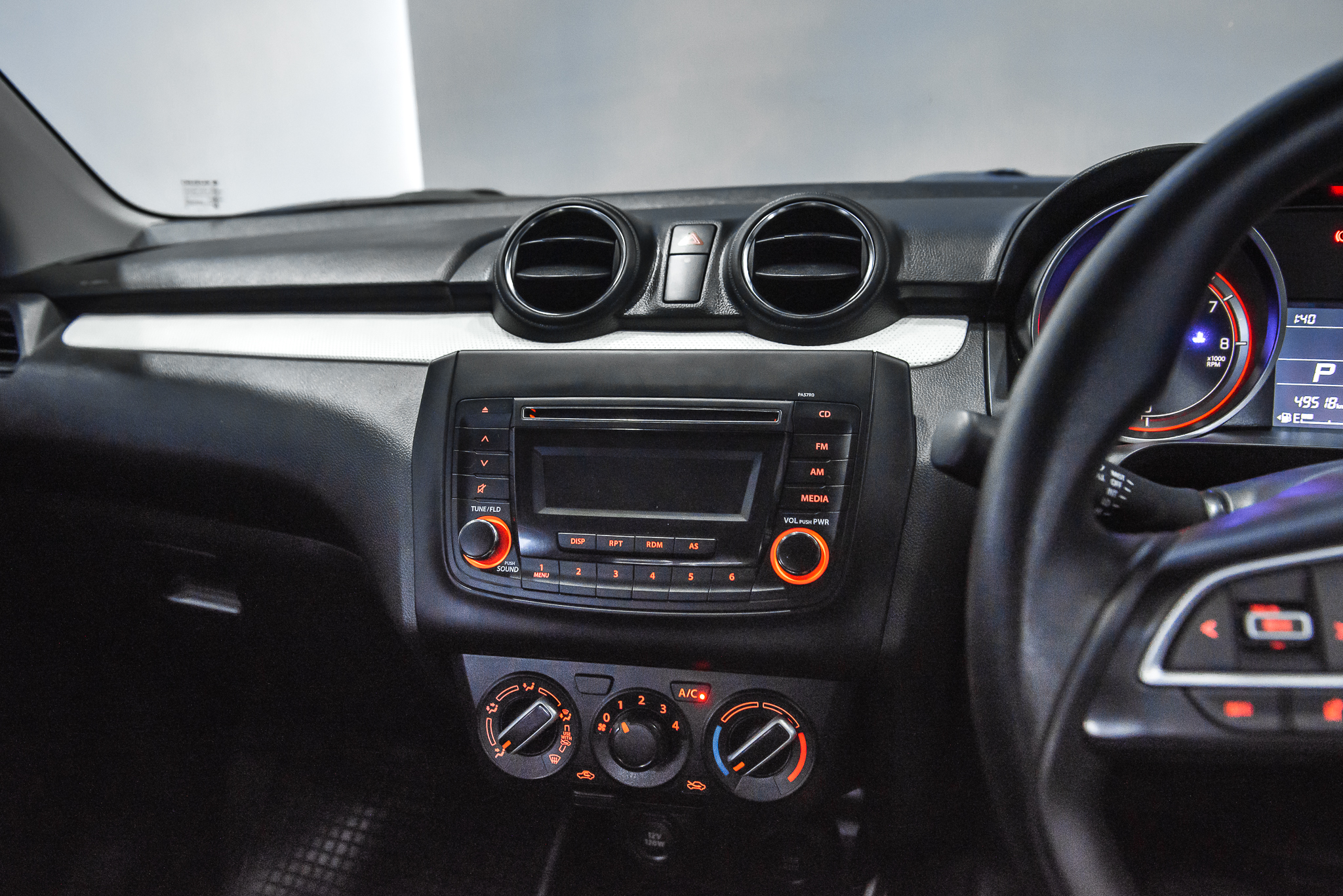 Suzuki Swift 1.2 GL Hatchback AT 2018