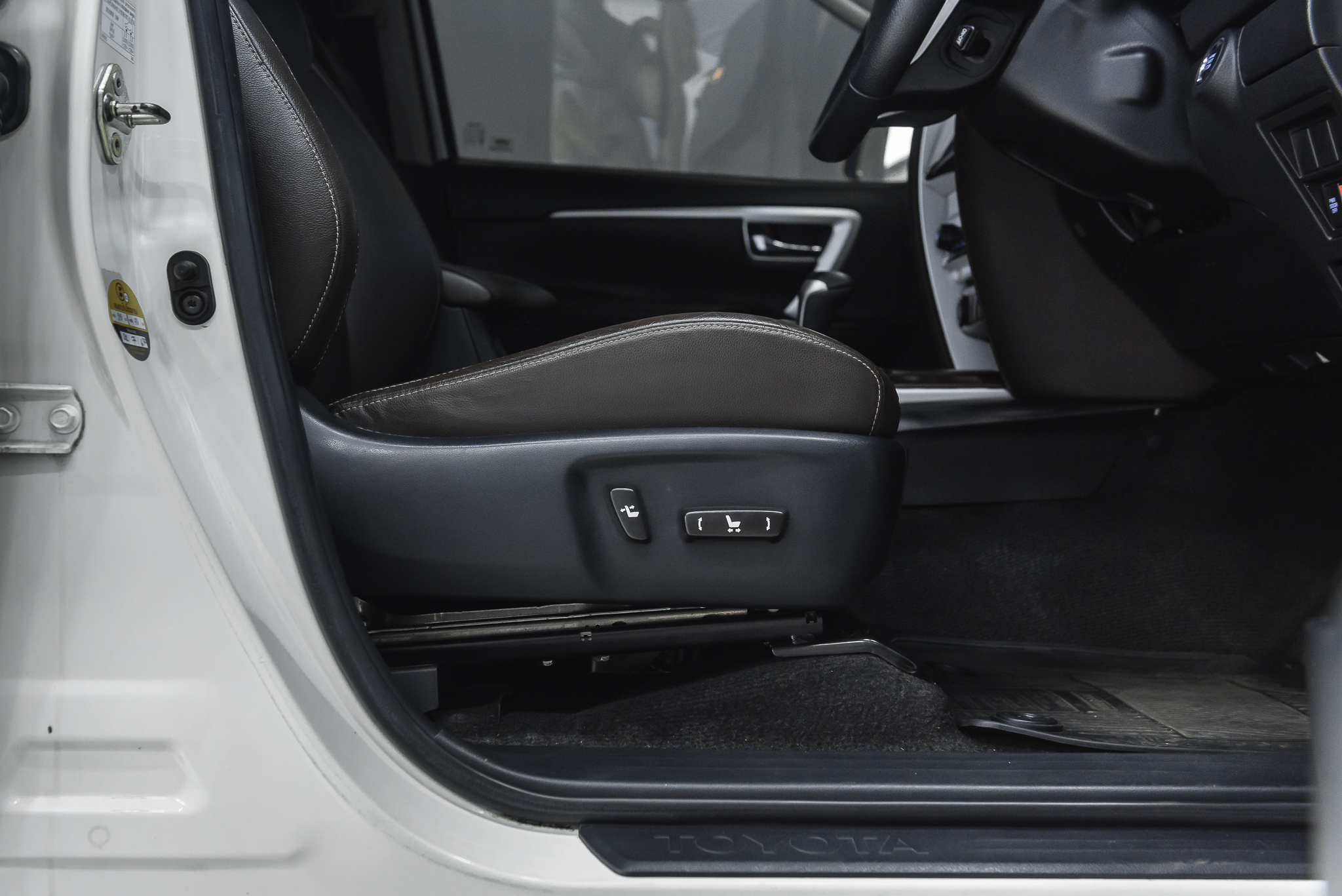 Toyota Fortuner 2.8 V SUV AT 2019