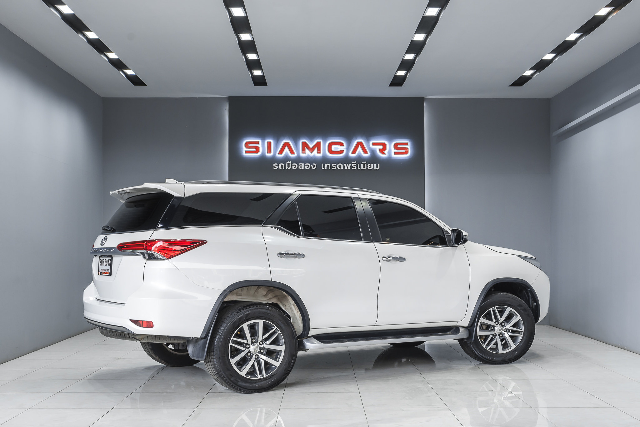Toyota Fortuner 2.8 V SUV AT 2019