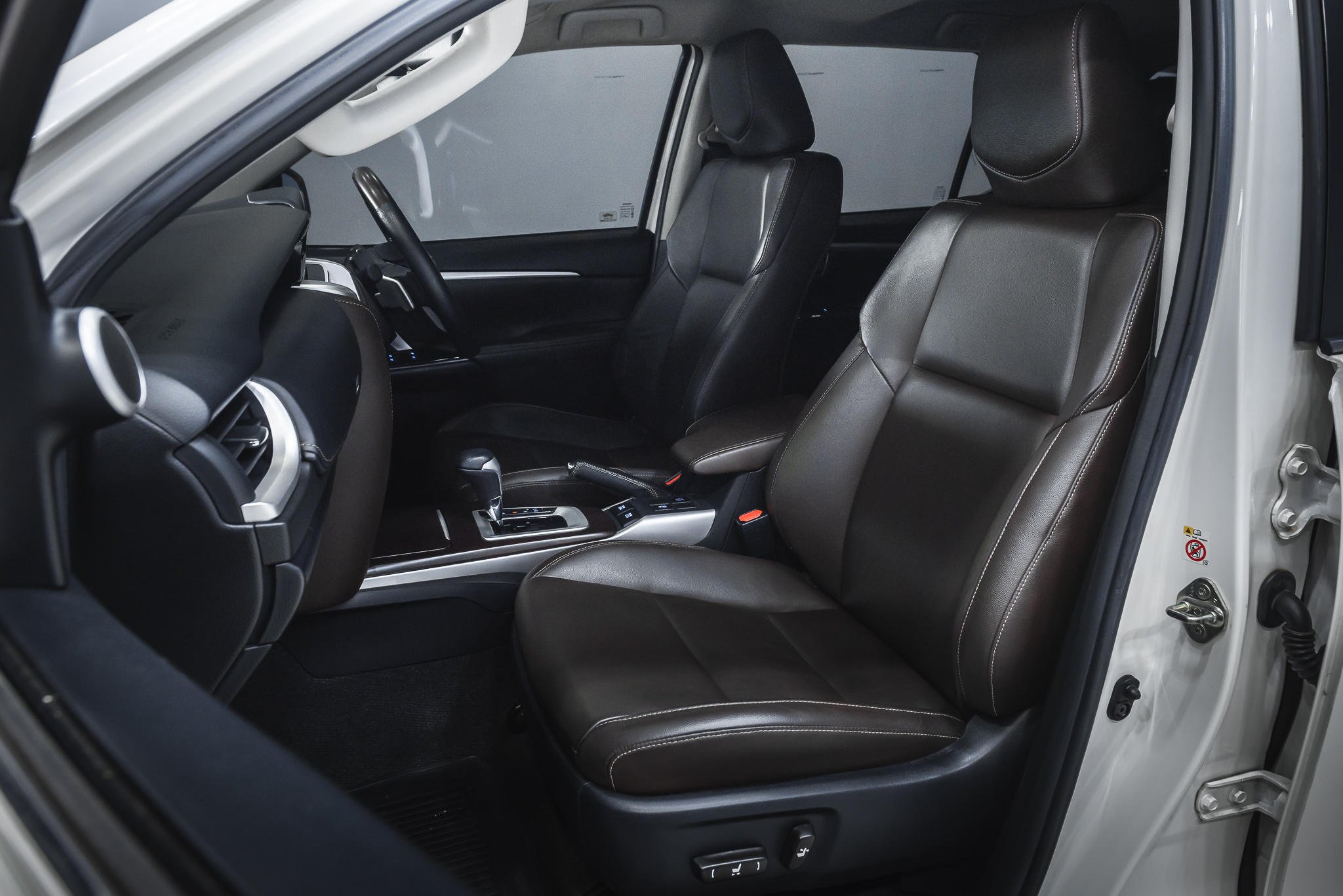 Toyota Fortuner 2.8 V SUV AT 2019