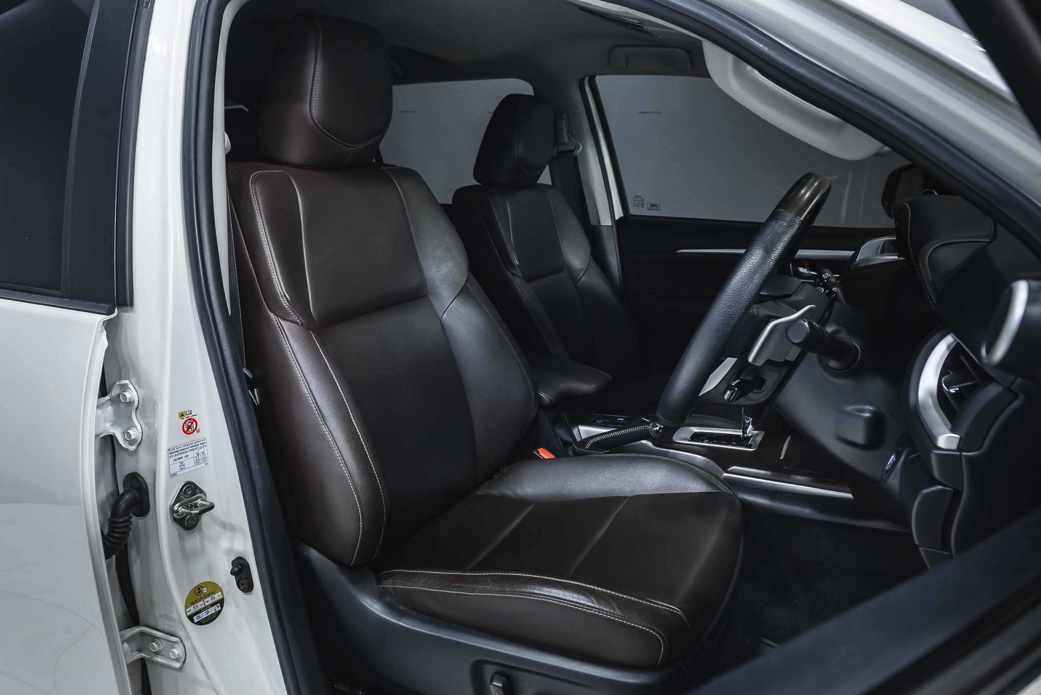 Toyota Fortuner 2.8 V SUV AT 2019