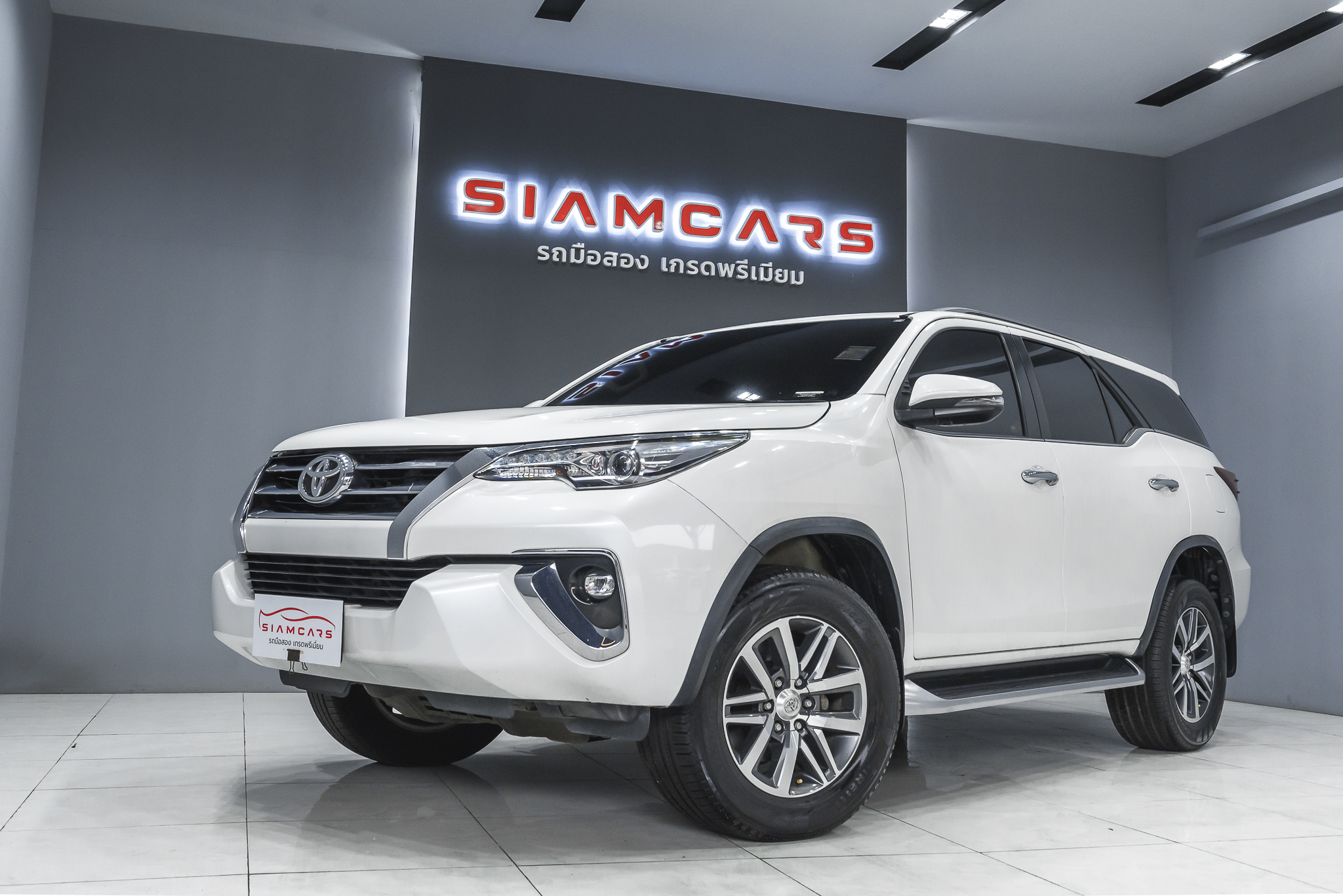 Toyota Fortuner 2.8 V SUV AT 2019