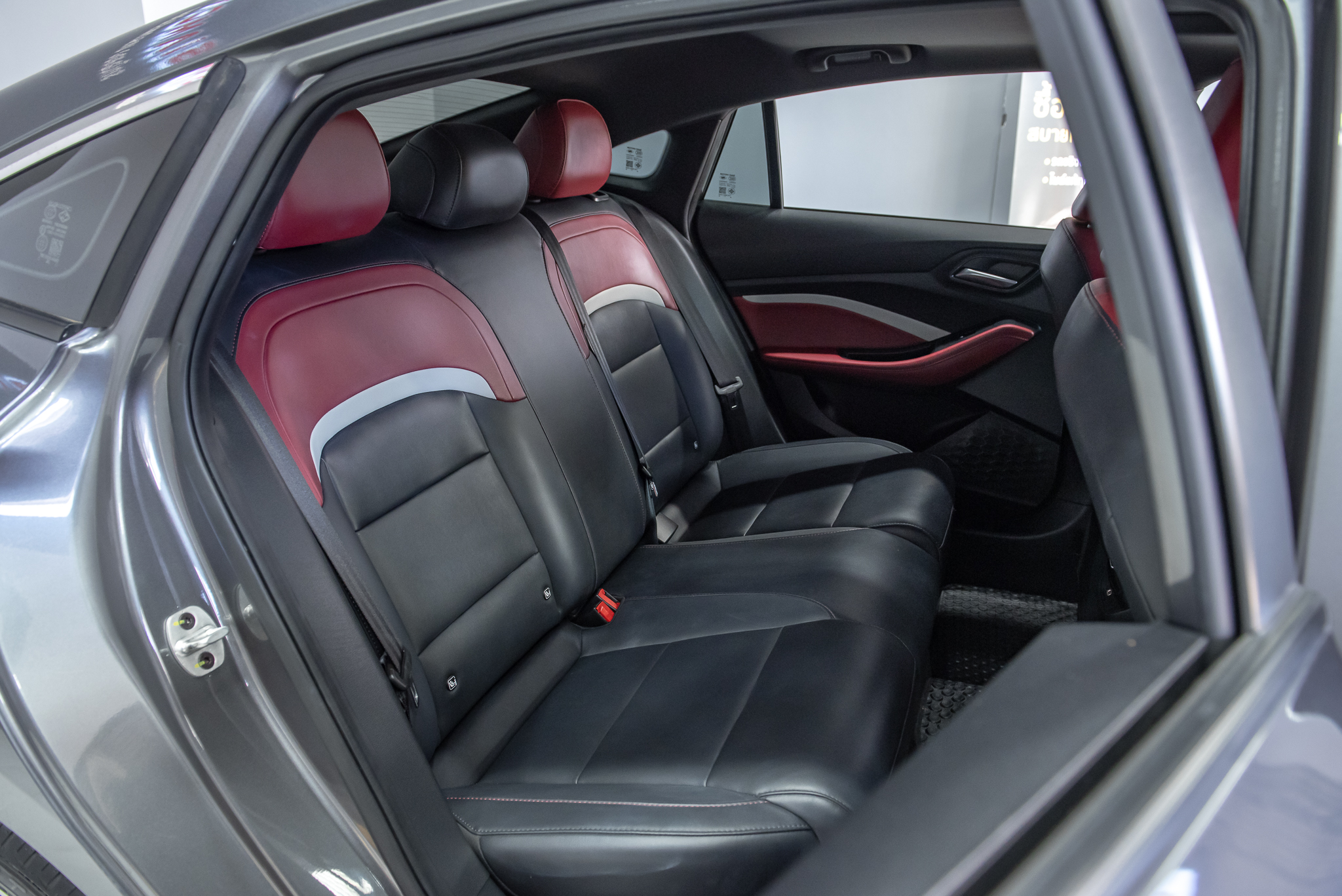 MG5  MG5 1.5 X Sunroof Sedan AT 2022
