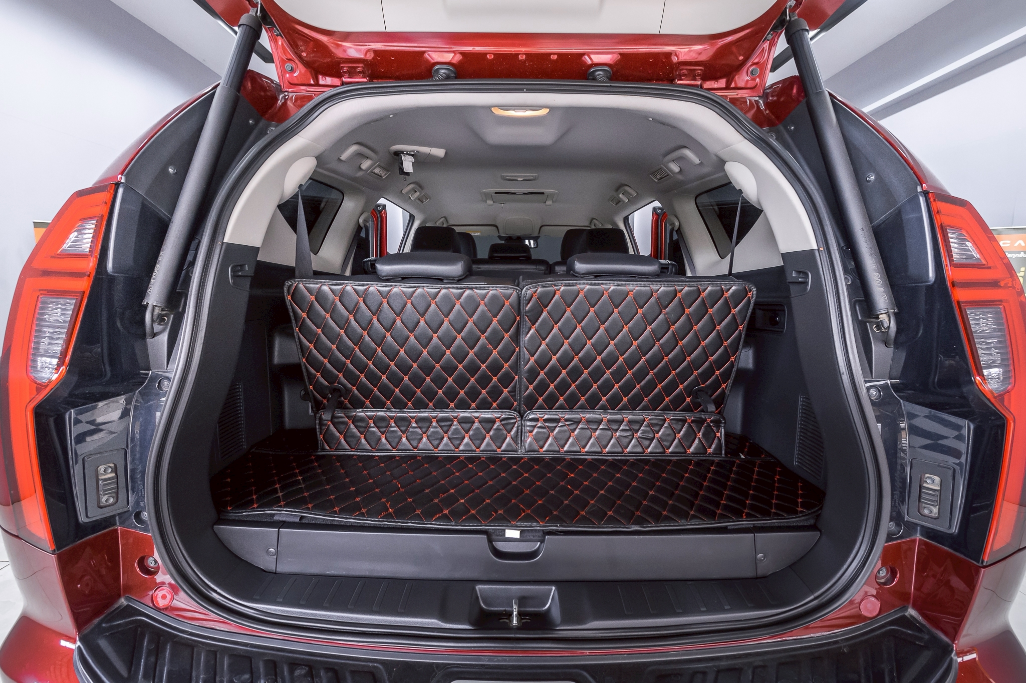 Mitsubishi Pajero Sport 2.4 GT Premium 2WD 60th Passion Red Special Edition SUV AT 2021
