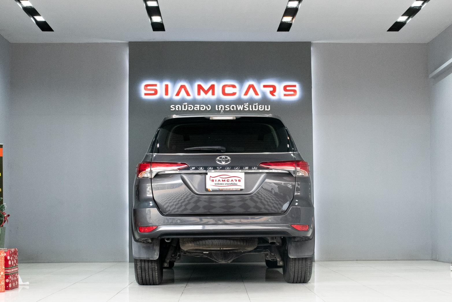 Toyota Fortuner 2.4 V SUV AT 2020