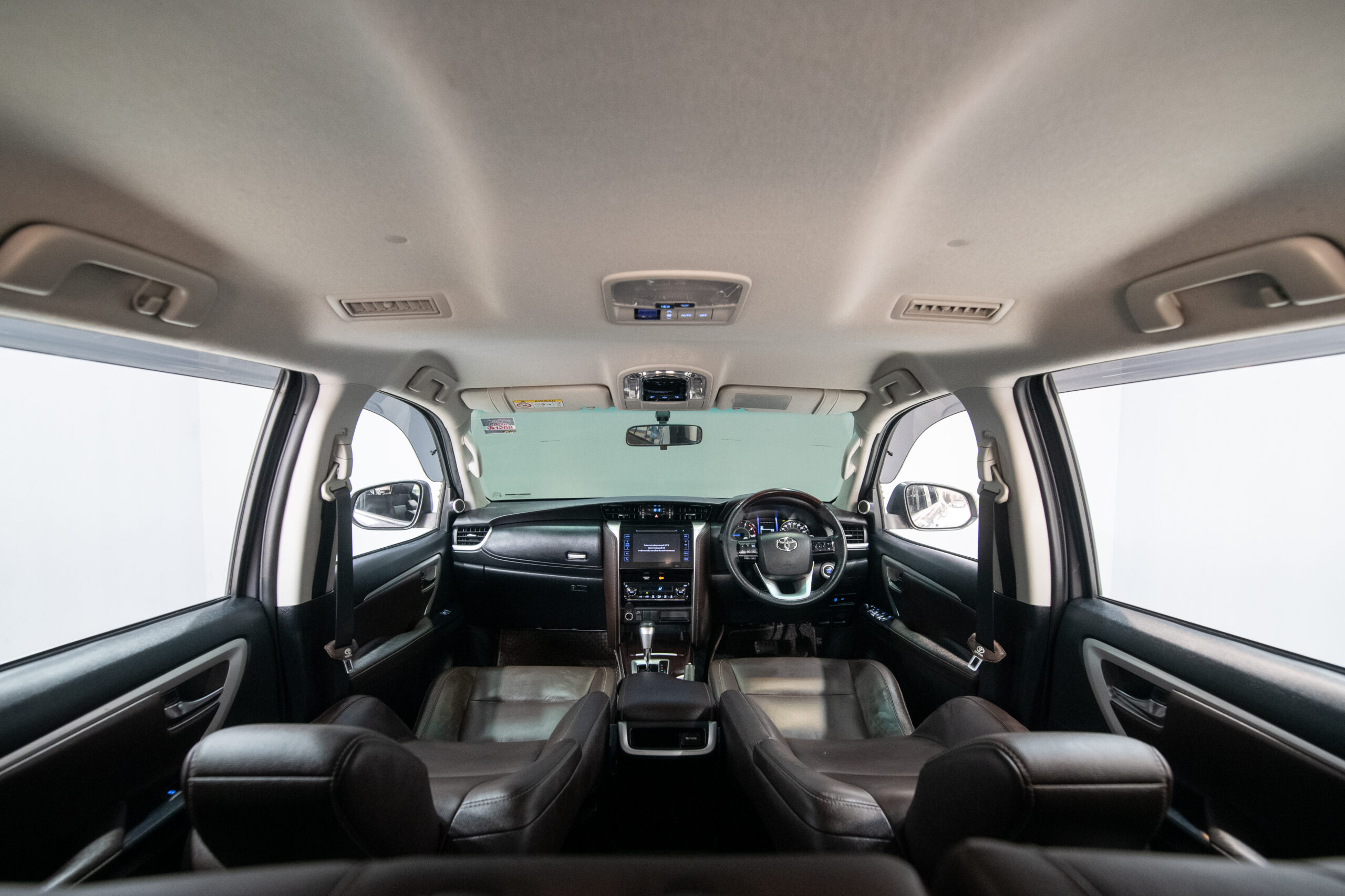 Toyota Fortuner 2.4 V SUV AT 2020