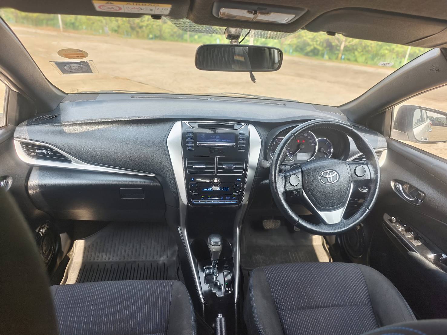 Toyota Yaris 1.2 G Hatchback AT ปี 2017