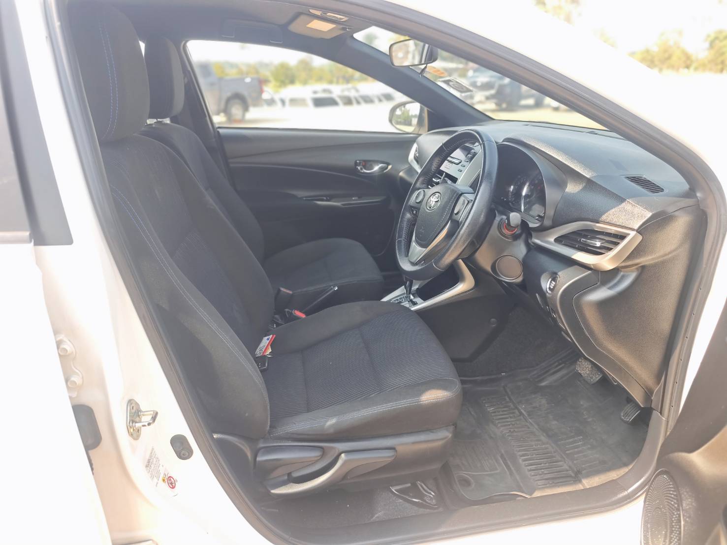 Toyota Yaris 1.2 G Hatchback AT ปี 2017