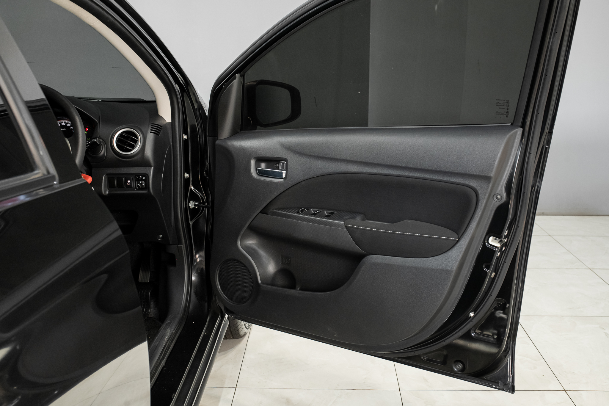 Mitsubishi Attrage 1.2 Active Dynamic Shield Sedan AT ปี 2023
