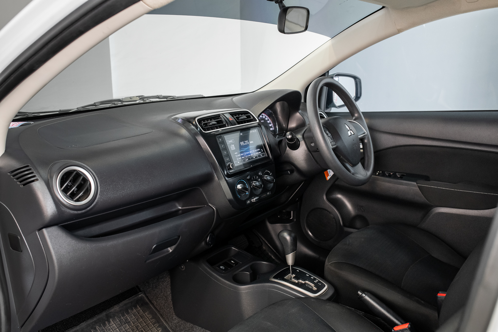 Mitsubishi Attrage 1.2 Active Dynamic Shield Sedan AT ปี 2023