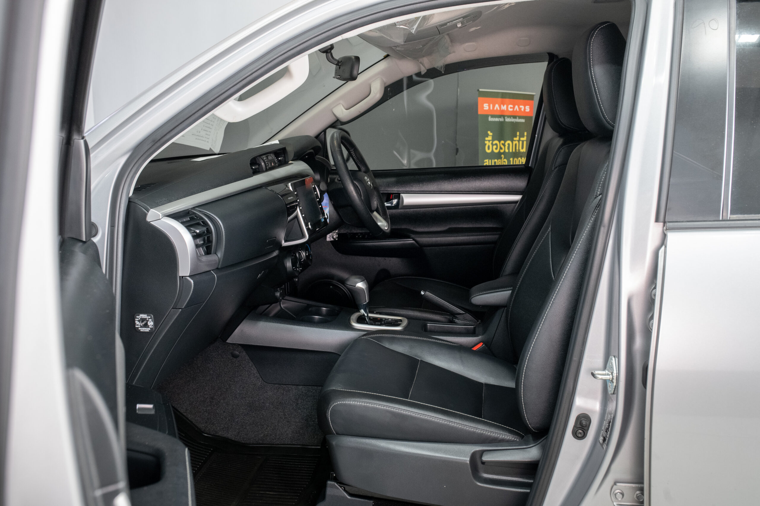 Toyota Hilux Revo Double Cab 2.4 MID Prerunner AT 2023