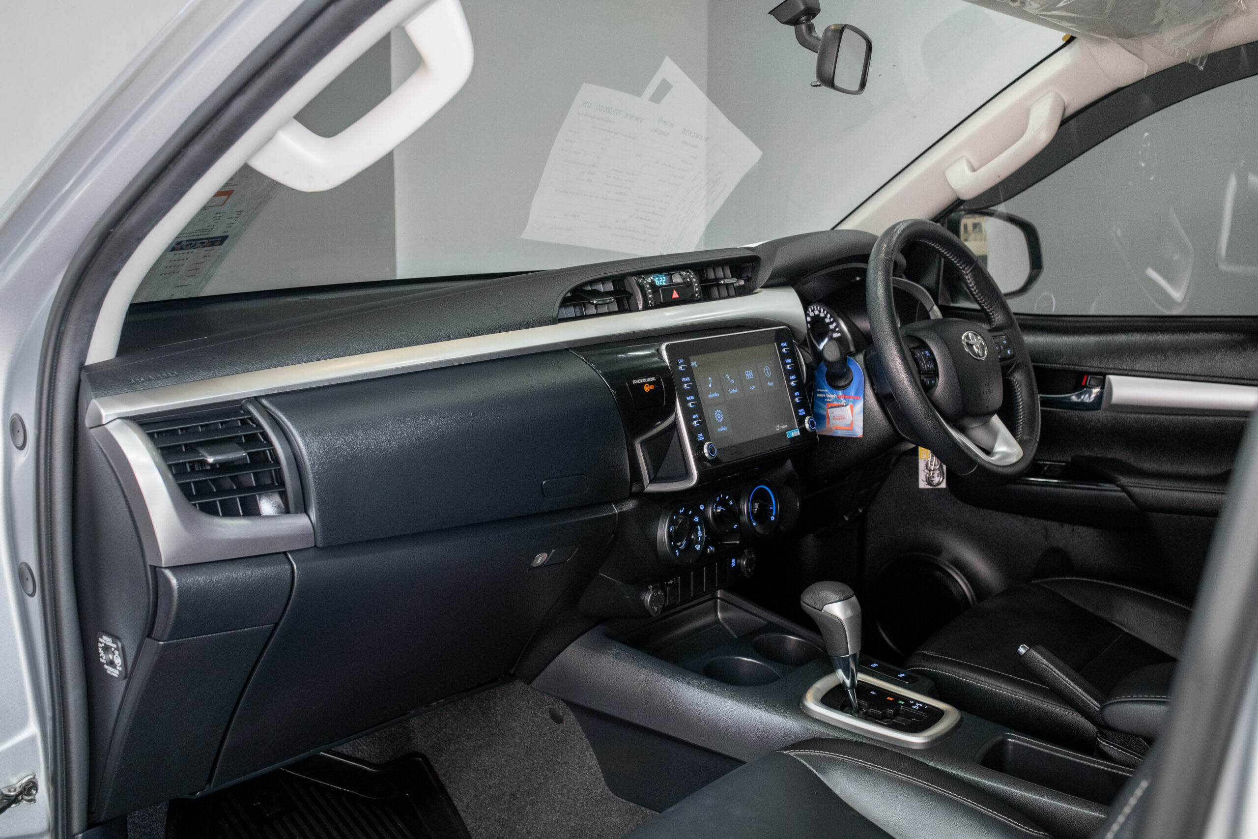 Toyota Hilux Revo Double Cab 2.4 MID Prerunner AT 2023