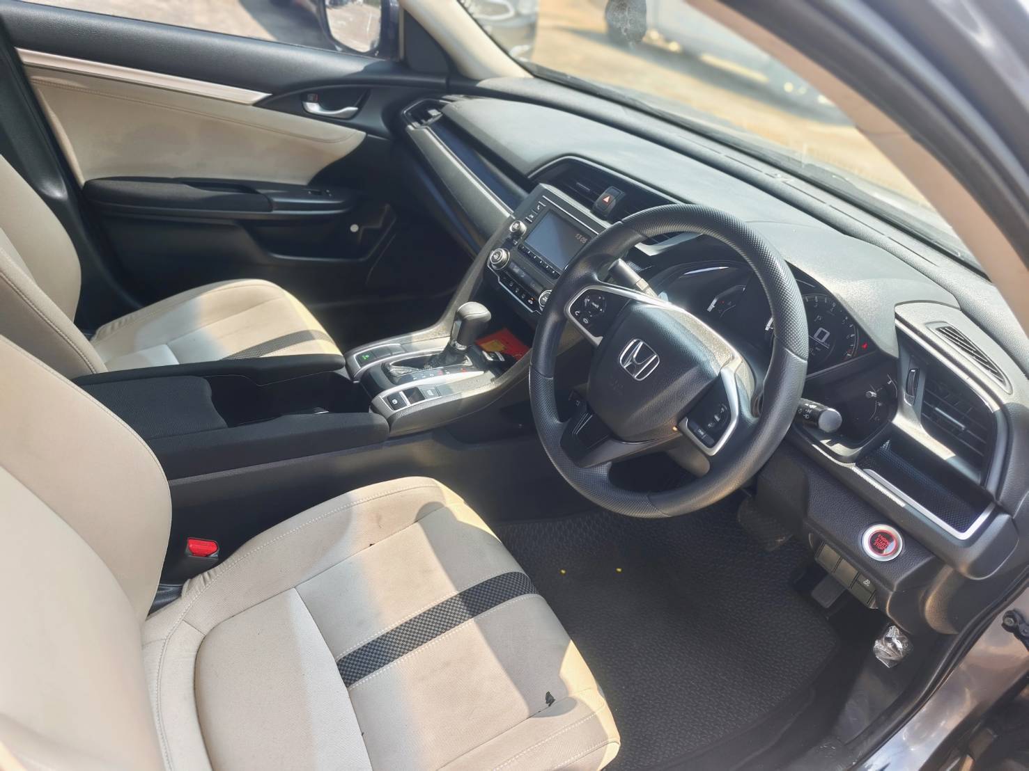 Honda Civic 1.8 E Sedan AT 2019
