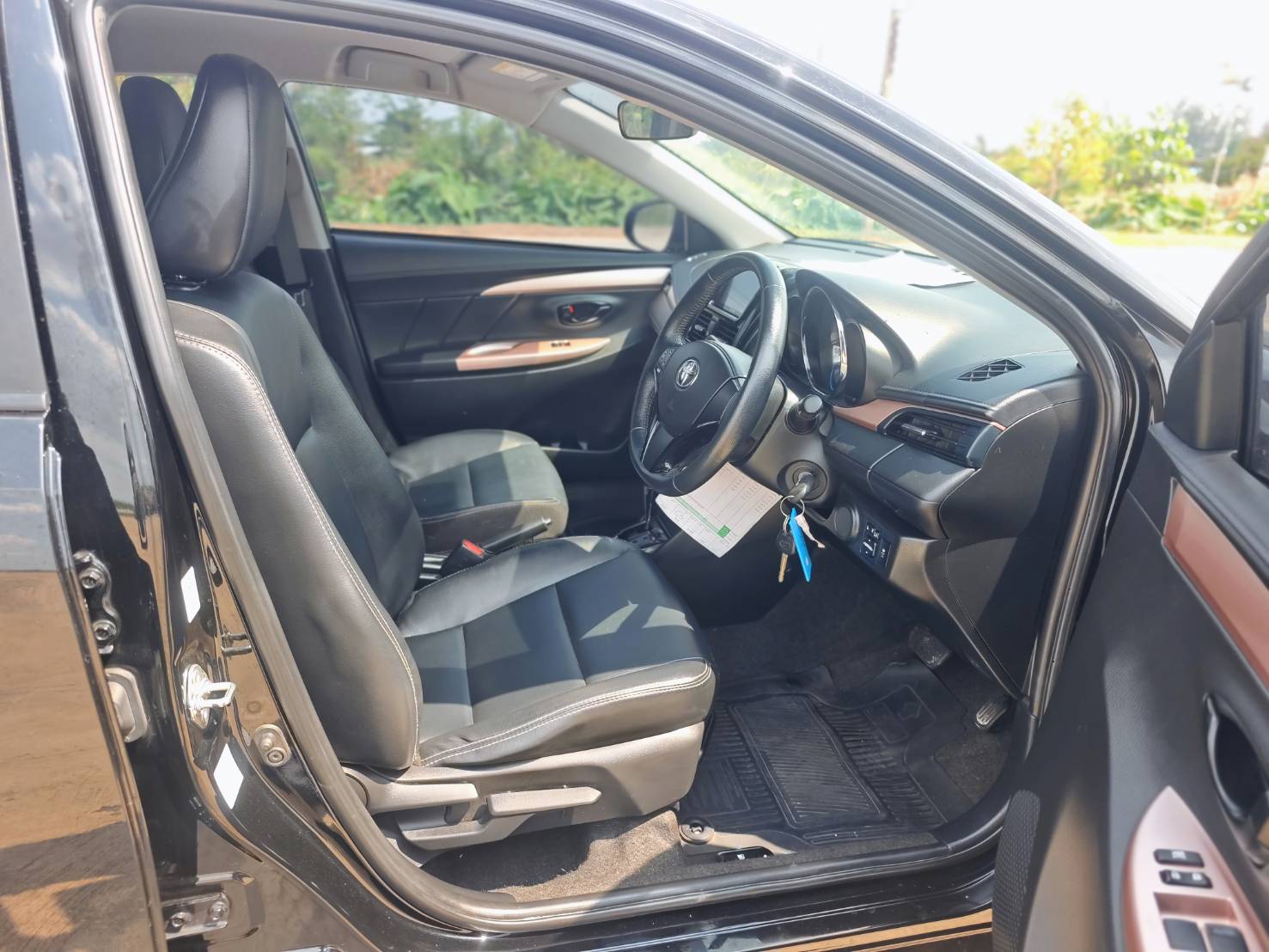 Toyota Vios 1.5 Mid Sedan AT ปี 2021