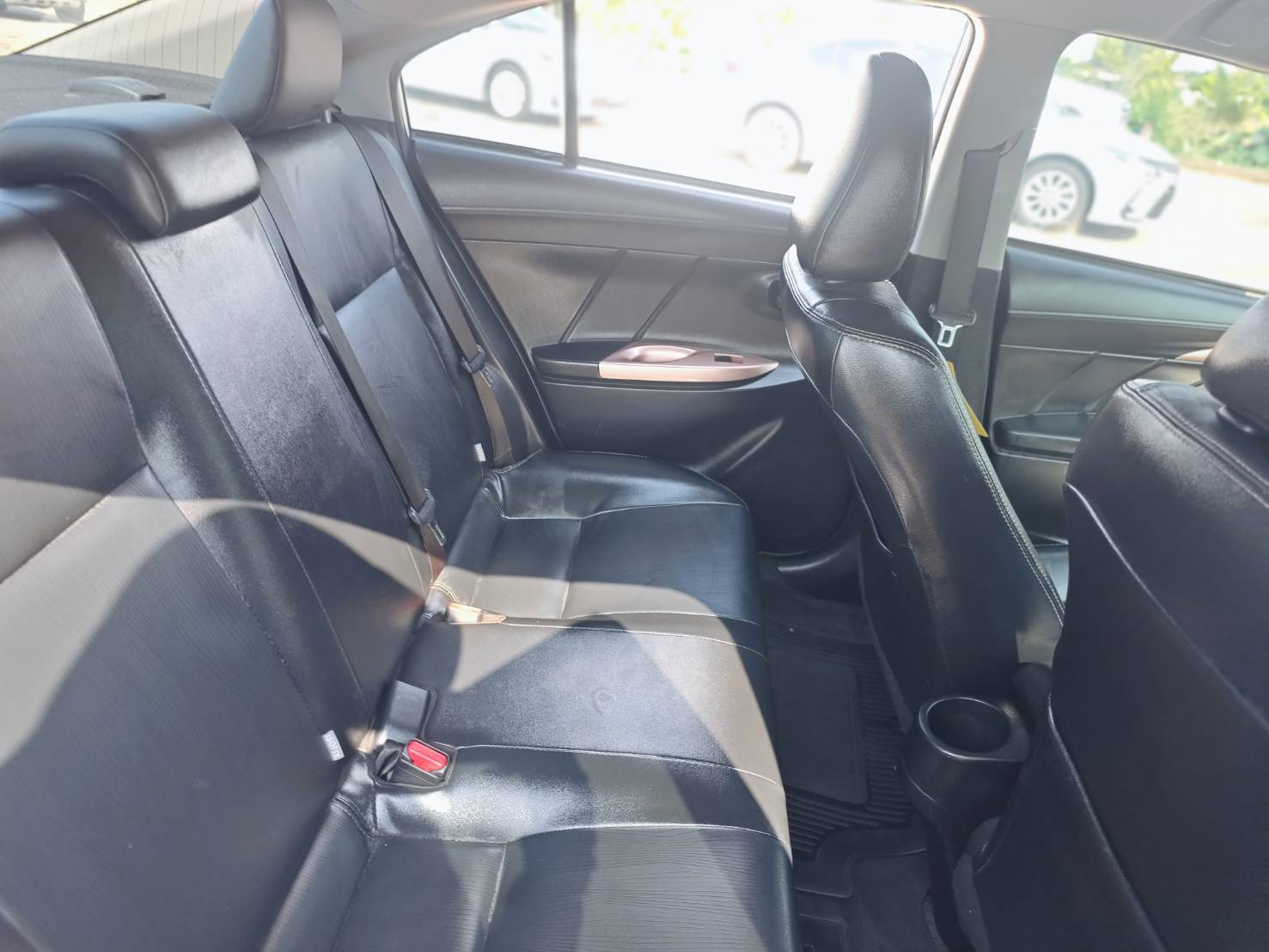 Toyota Vios 1.5 Mid Sedan AT ปี 2021