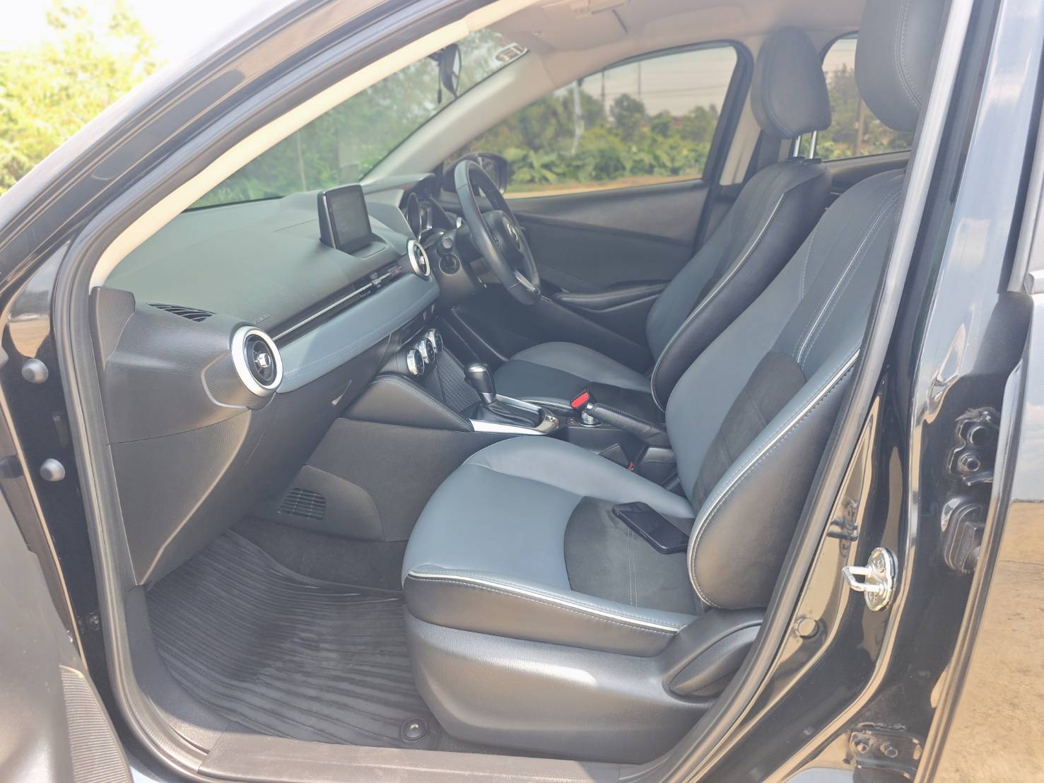 MAZDA 2 1.3 Skyactiv-G S Leather Sports Sedan AT 2020