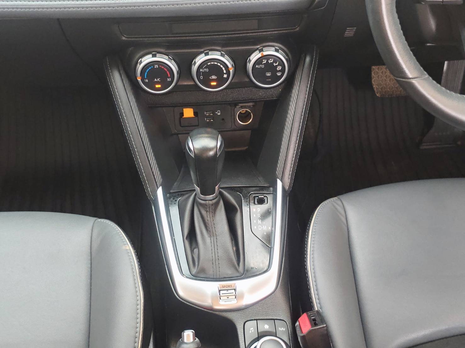 MAZDA 2 1.3 Skyactiv-G S Leather Sports Sedan AT 2020