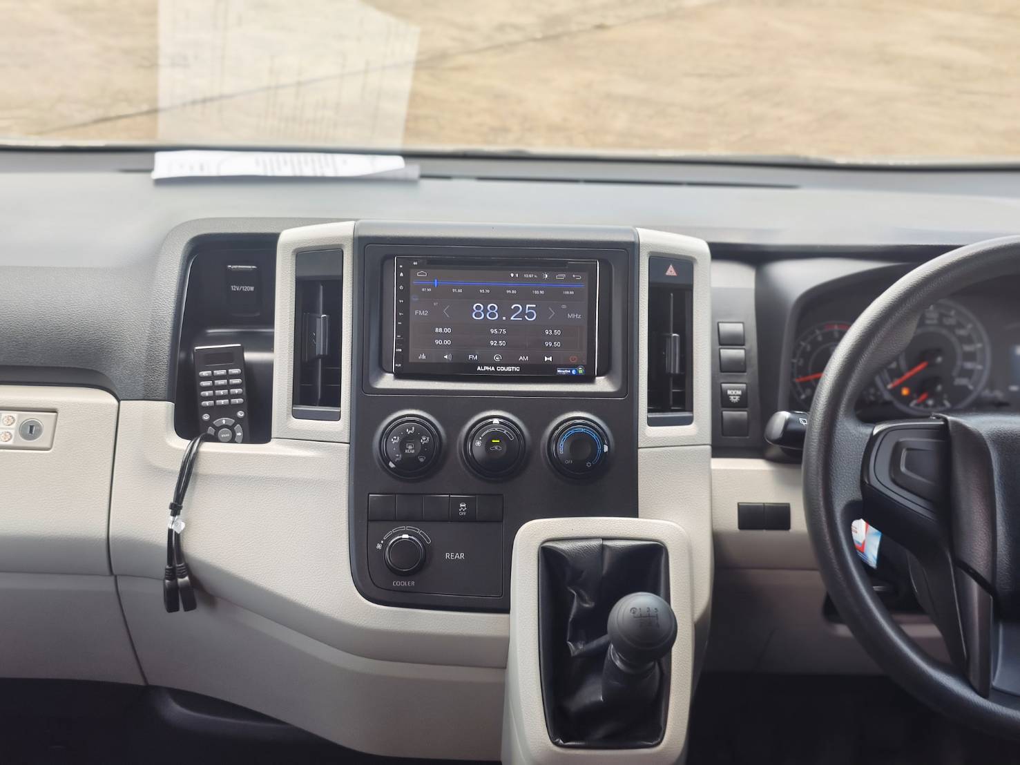 TOYOTA COMMUTER 2.8  MPV MT 2020