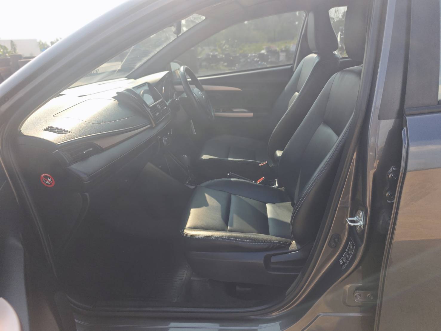 Toyota Vios 1.5 Mid Sedan AT ปี 2021