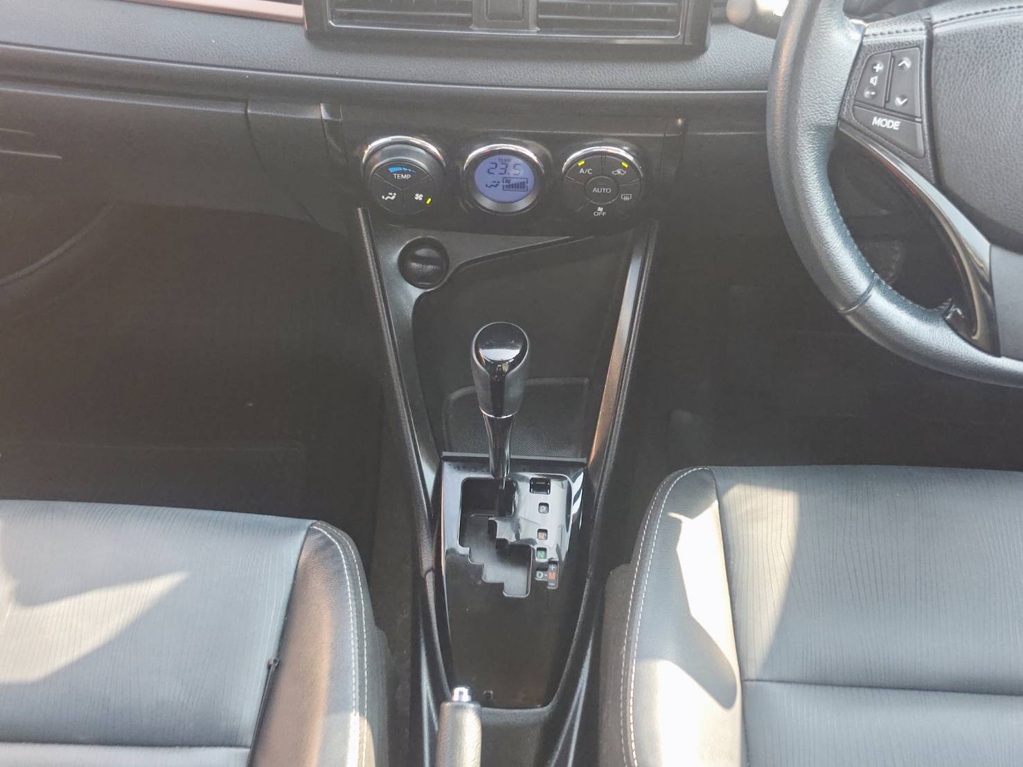 Toyota Vios 1.5 Mid Sedan AT ปี 2021