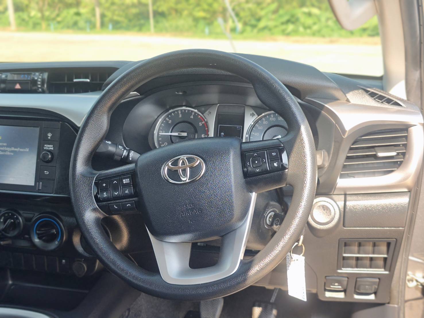 Toyota Hilux Revo Smart Cab 2.4 Entry Prerunner MT 2023