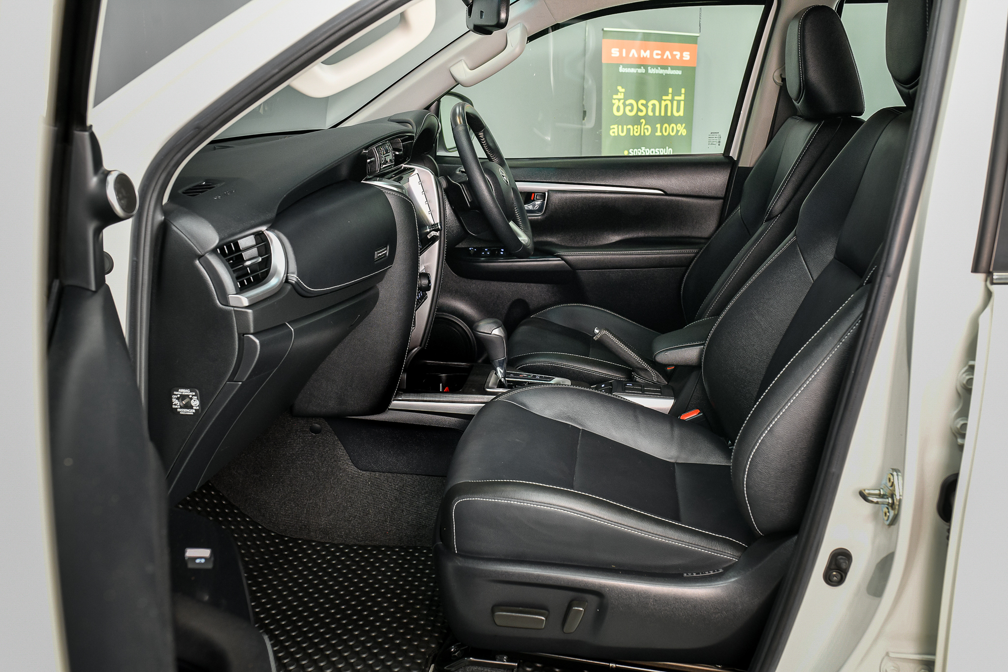 Toyota Fortuner 2.4 V SUV AT 2021