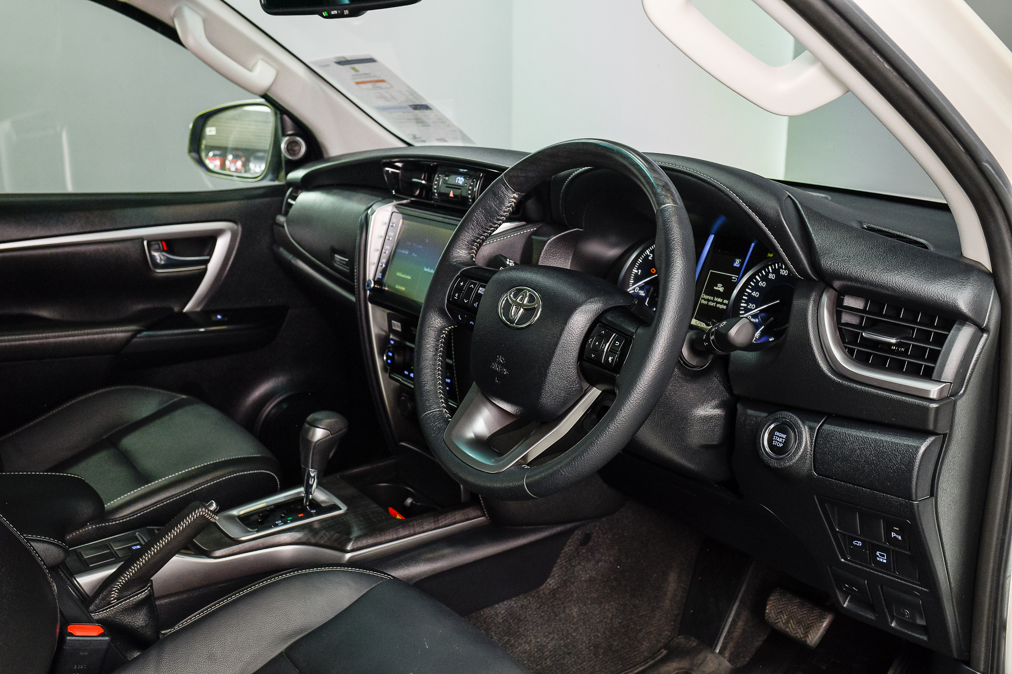 Toyota Fortuner 2.4 V SUV AT 2021