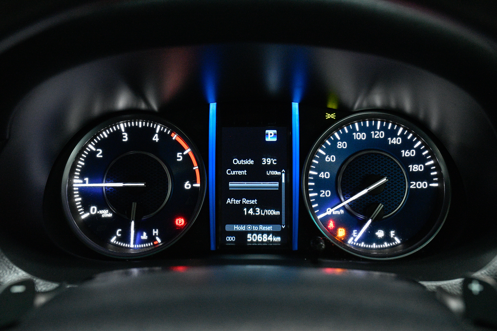 Toyota Fortuner 2.4 V SUV AT 2021