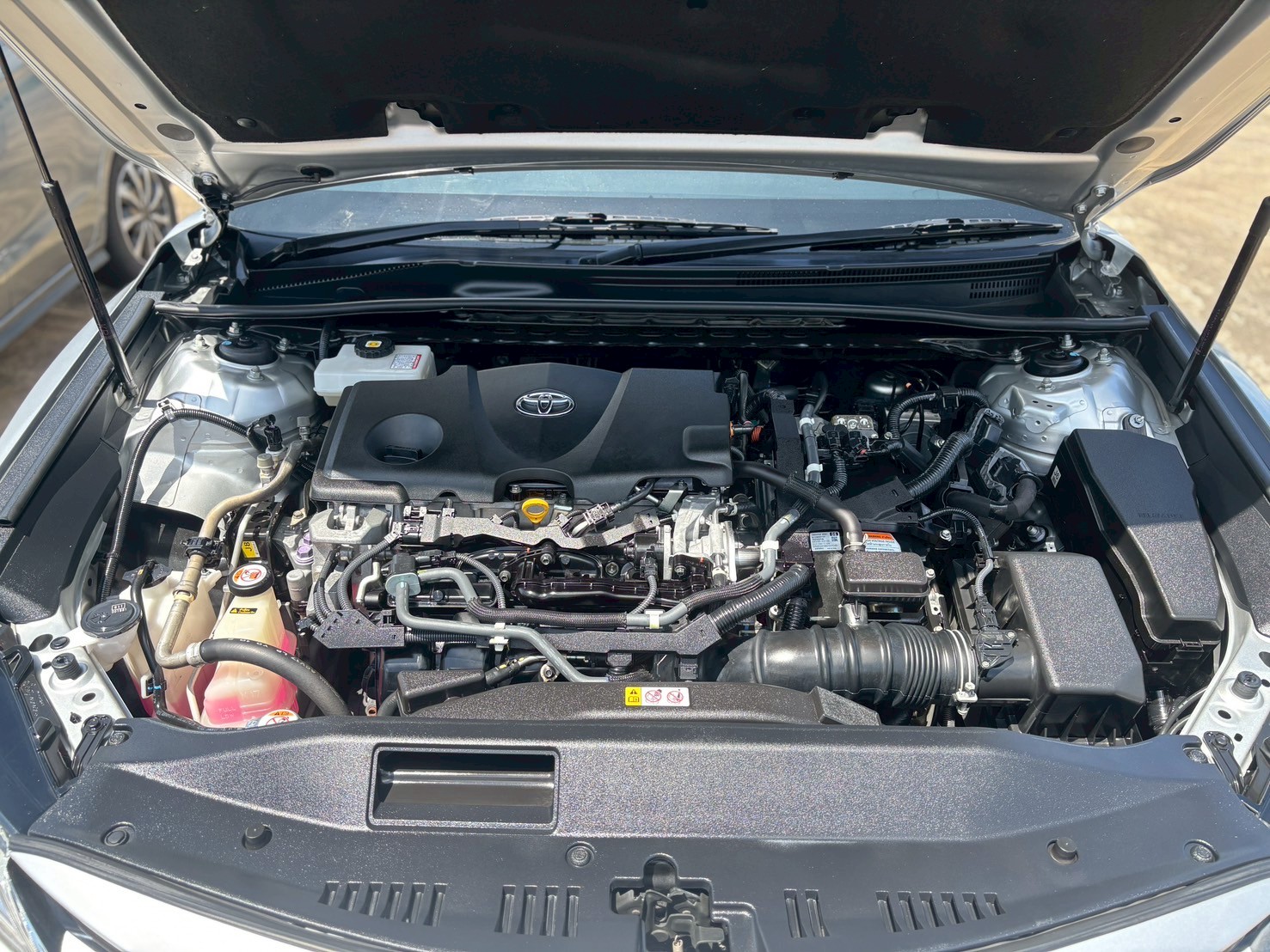 Toyota Camry 2.5 Hybrid Premium Sedan AT 2021