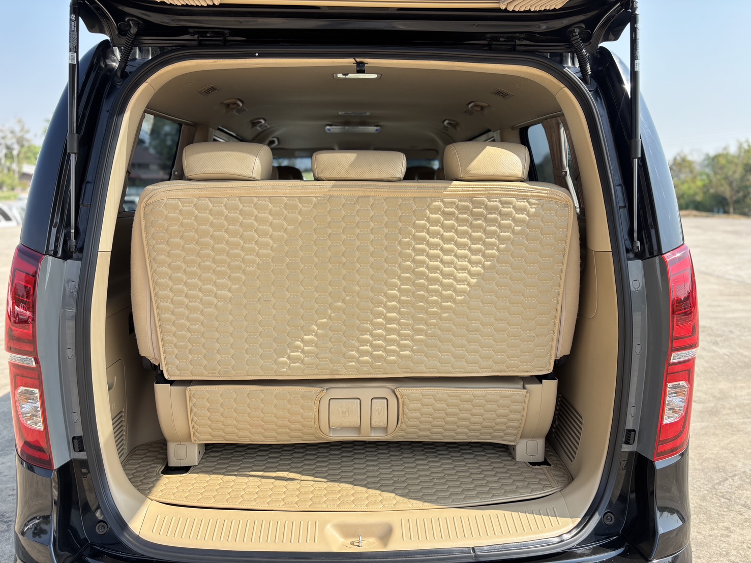 Hyundai H-1 2.5 Elite MPV AT 2019
