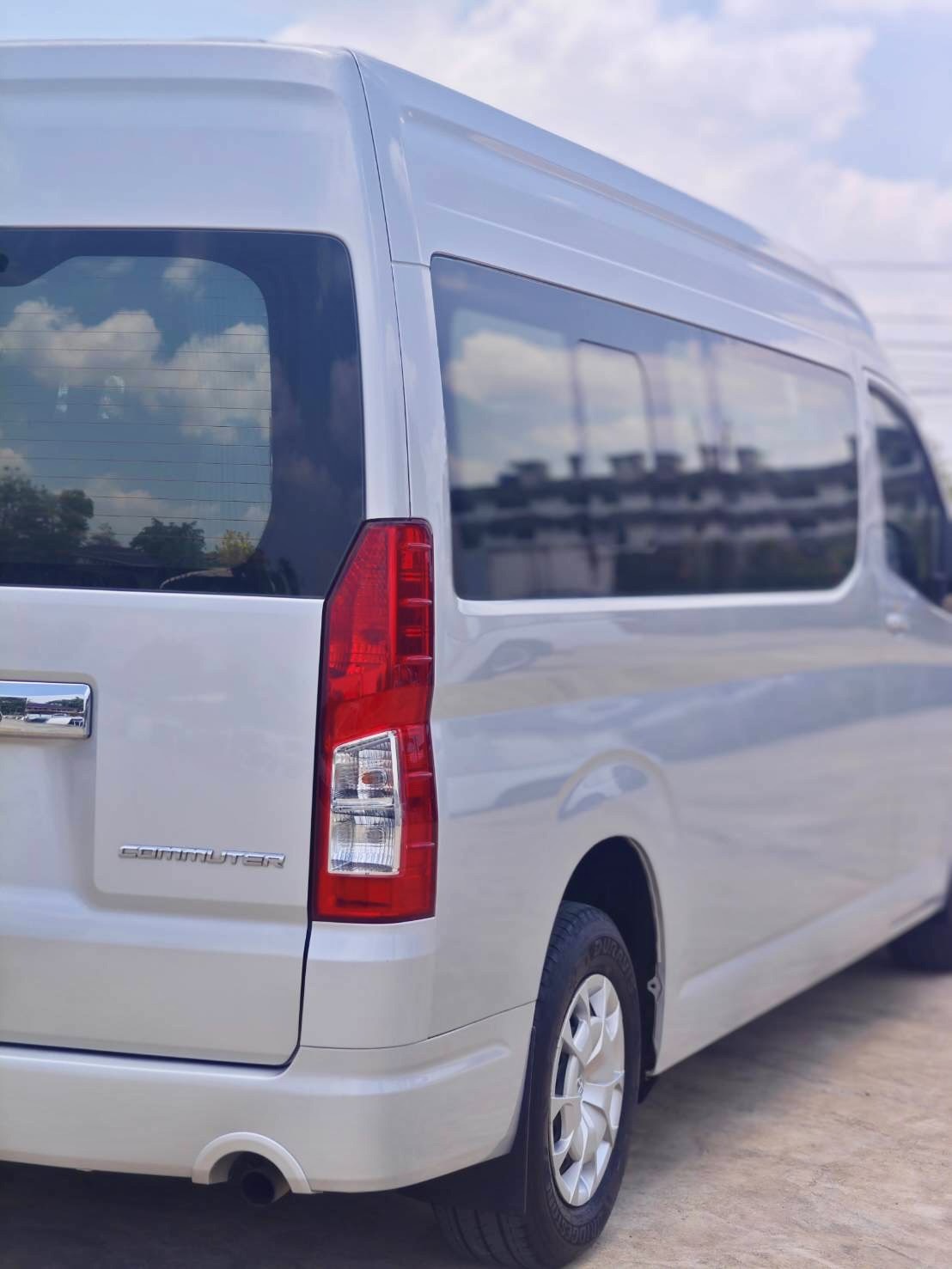 TOYOTA COMMUTER 2.8  MPV MT 2020