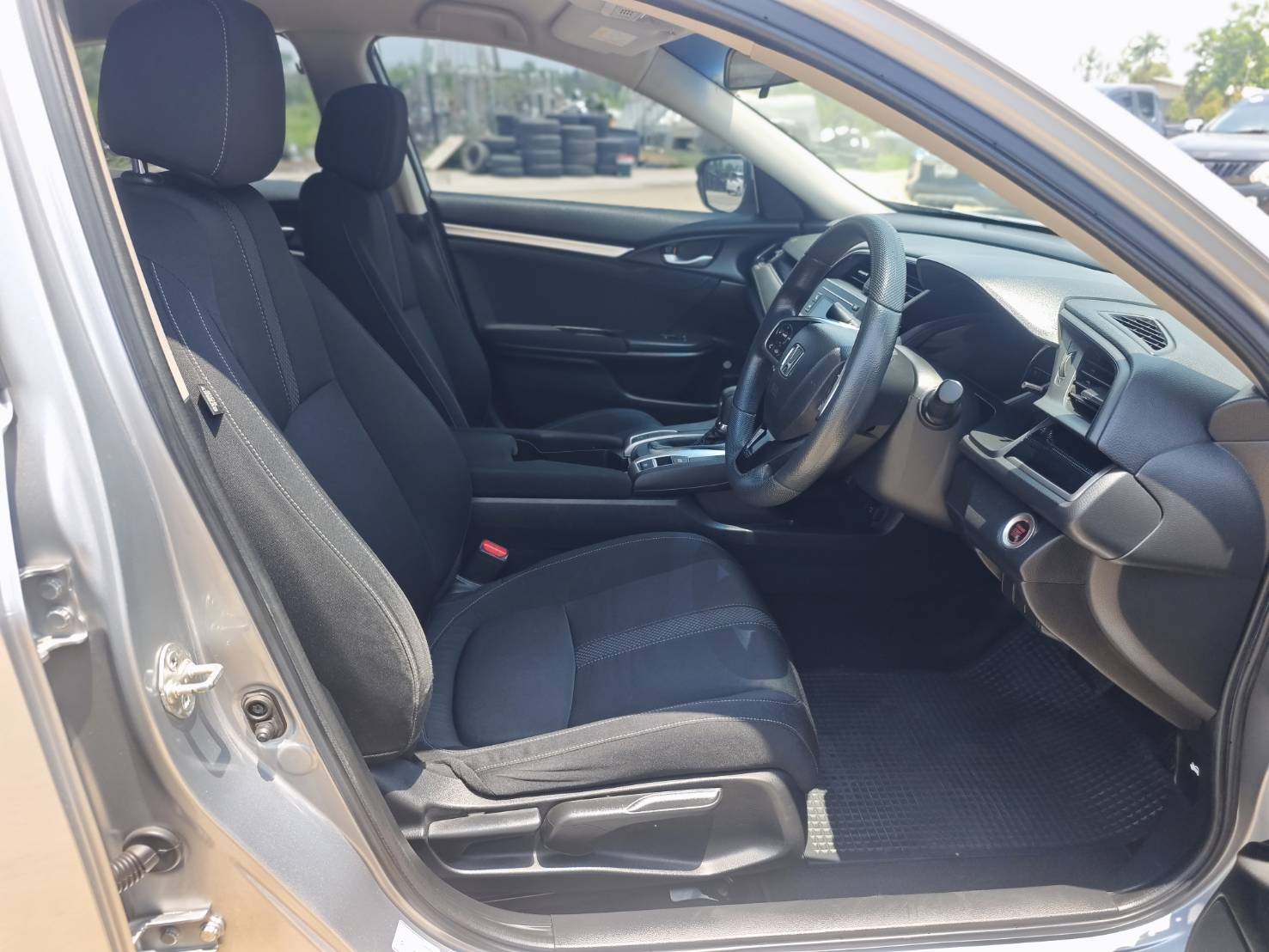 Honda Civic 1.8 E Sedan AT 2019