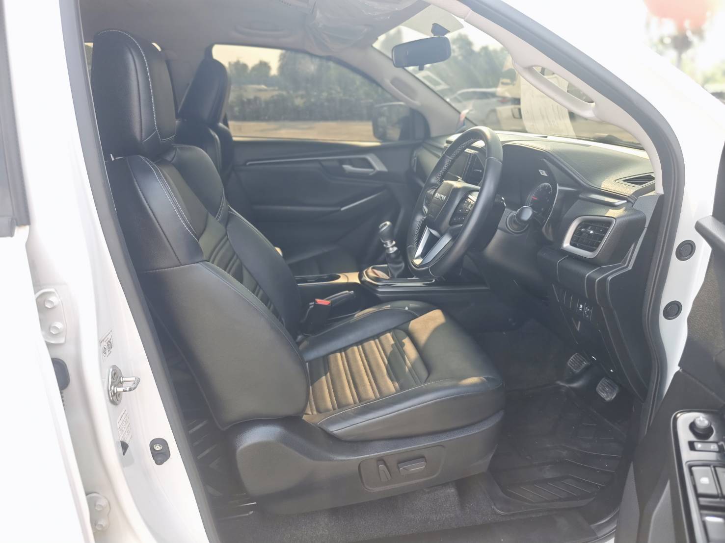 Isuzu D-Max All New Blue Power Cab-4 Hi-Lander 1.9 Ddi ZP MT 2021