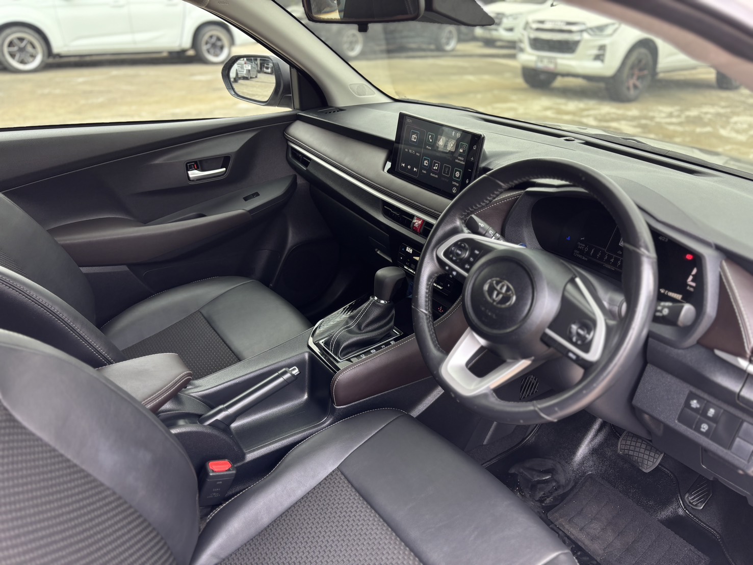 Toyota Yaris ATIV 1.2 Sport Sedan AT 2023