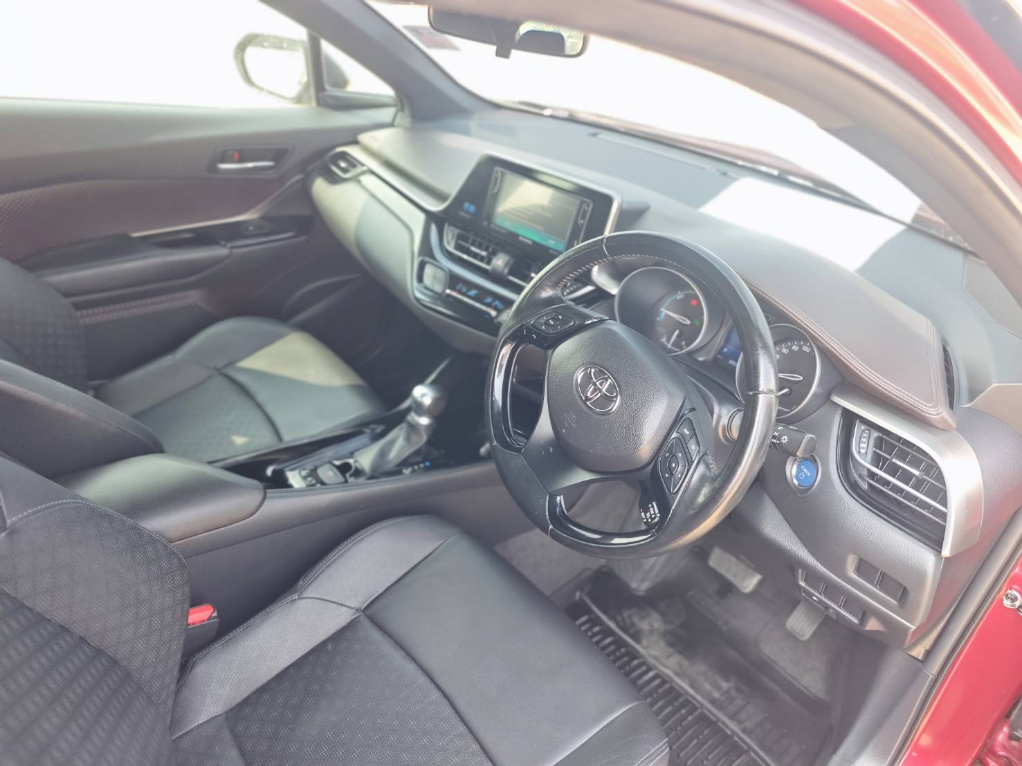 Toyota C-HR 1.8 Hybrid Hi SUV A/T ปี 2018