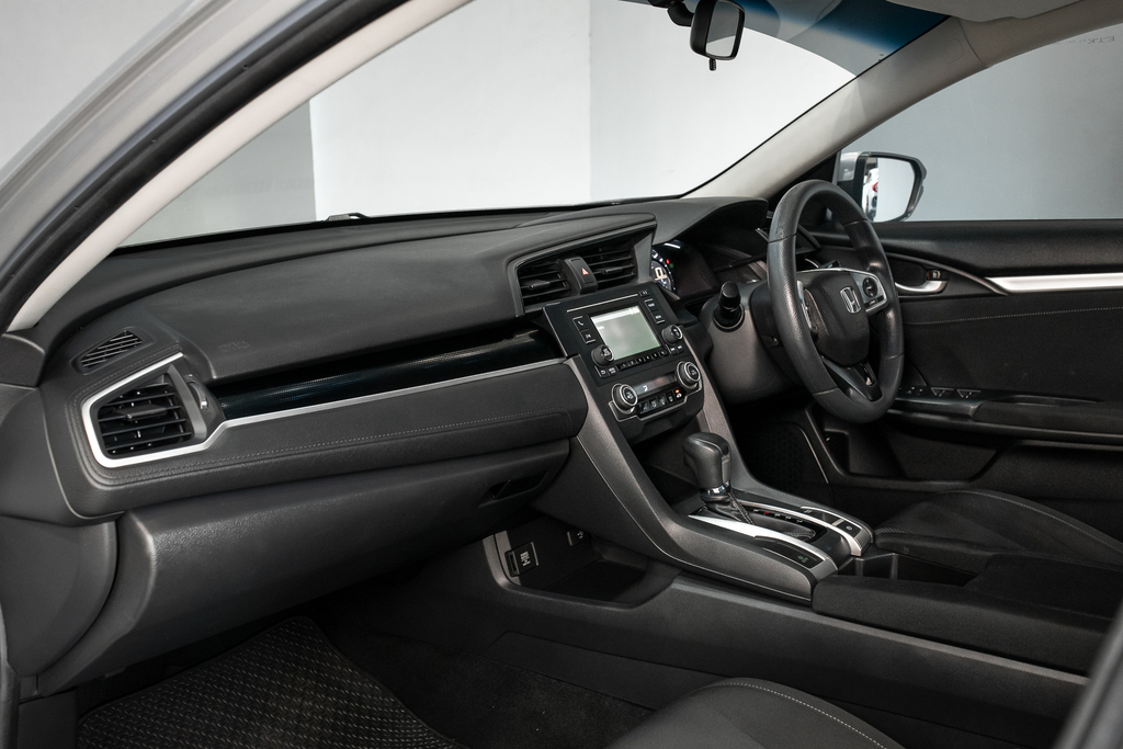 Honda Civic 1.8 E Sedan AT 2019