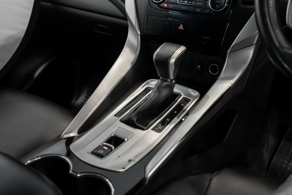 Mitsubishi Pajero Sport 2.4 GT SUV AT 2016