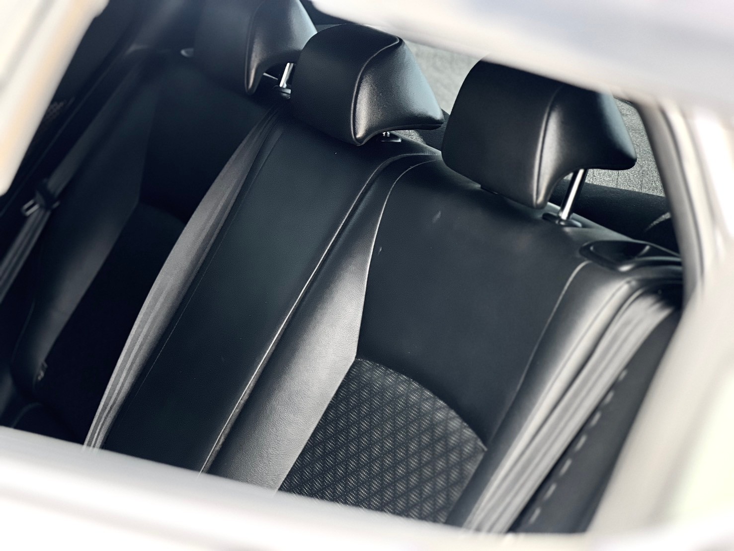 Toyota C-HR 1.8 Hybrid Hi SUV A/T ปี 2018