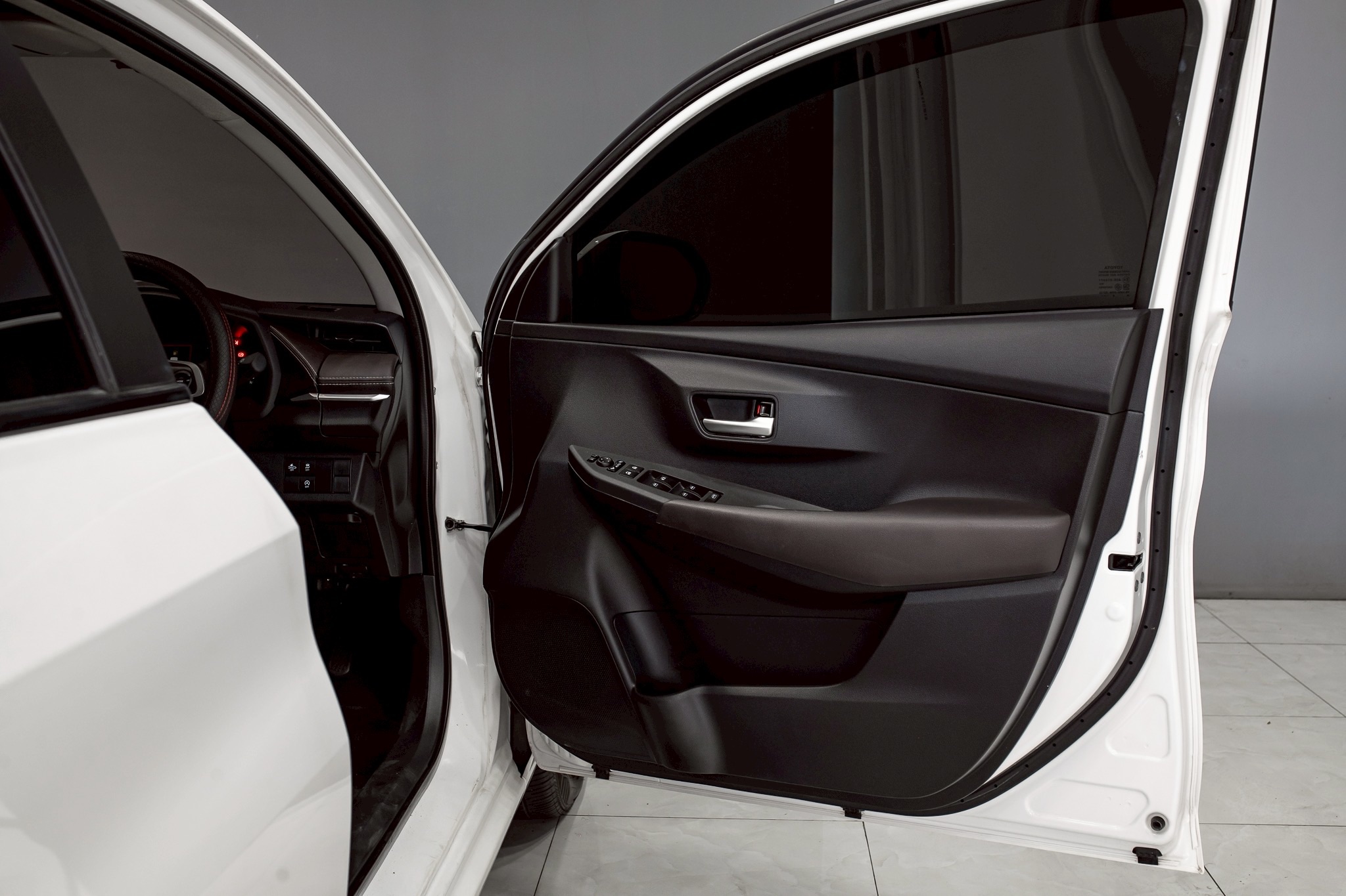 Toyota Yaris ATIV 1.2 Sport Sedan AT 2023