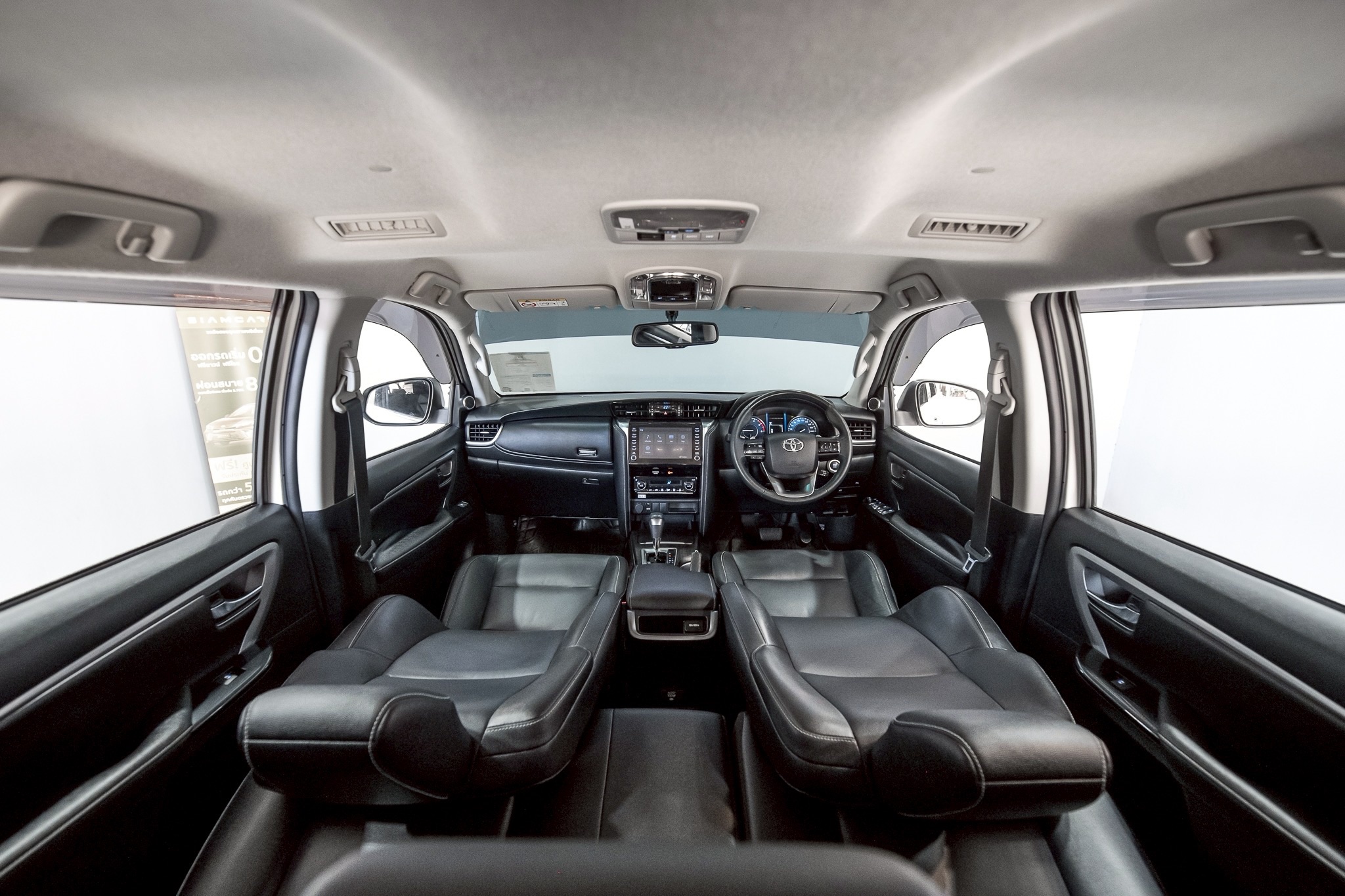 Toyota Fortuner 2.4 V SUV AT 2020