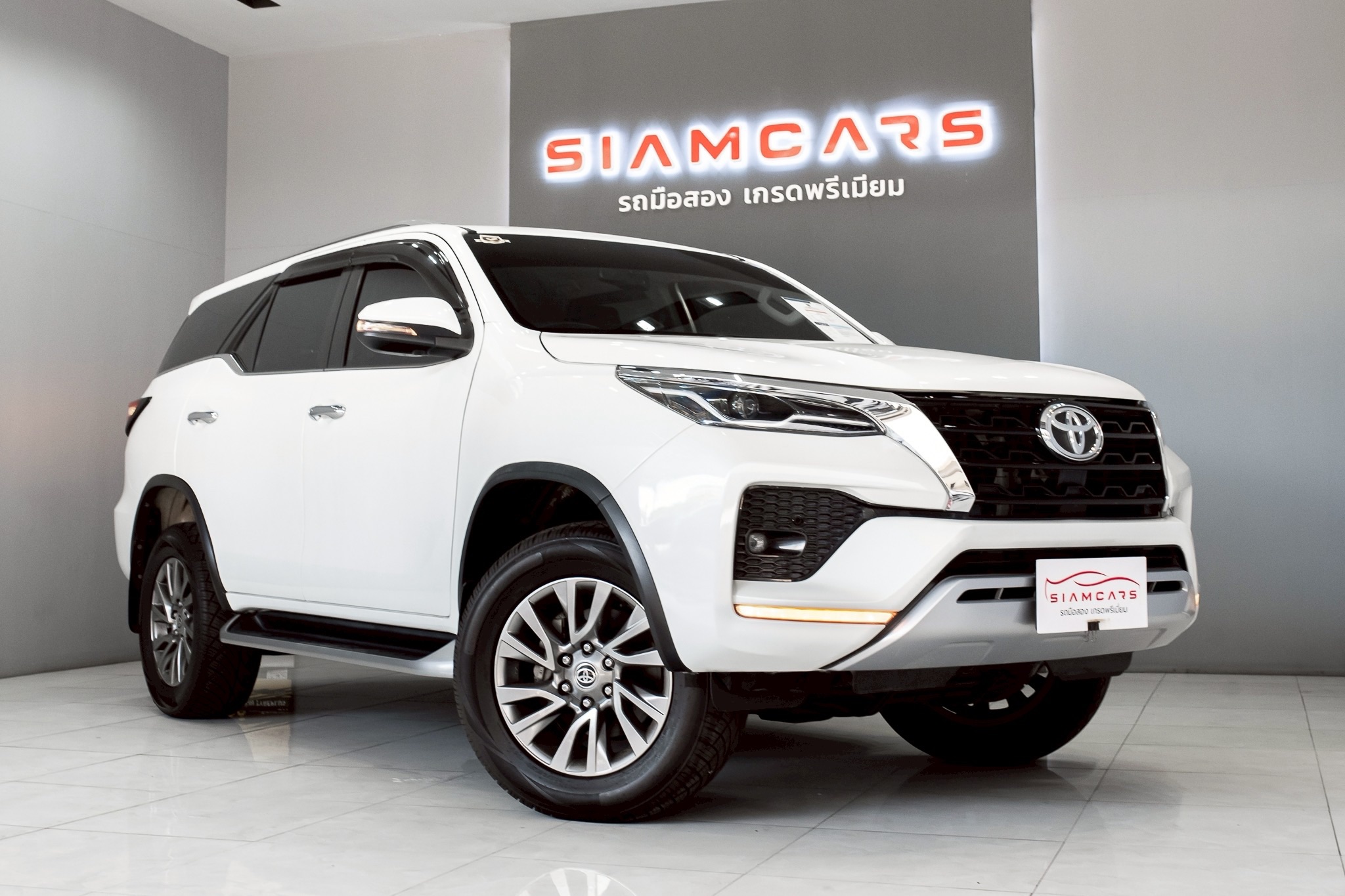 Toyota Fortuner 2.4 V SUV AT 2020