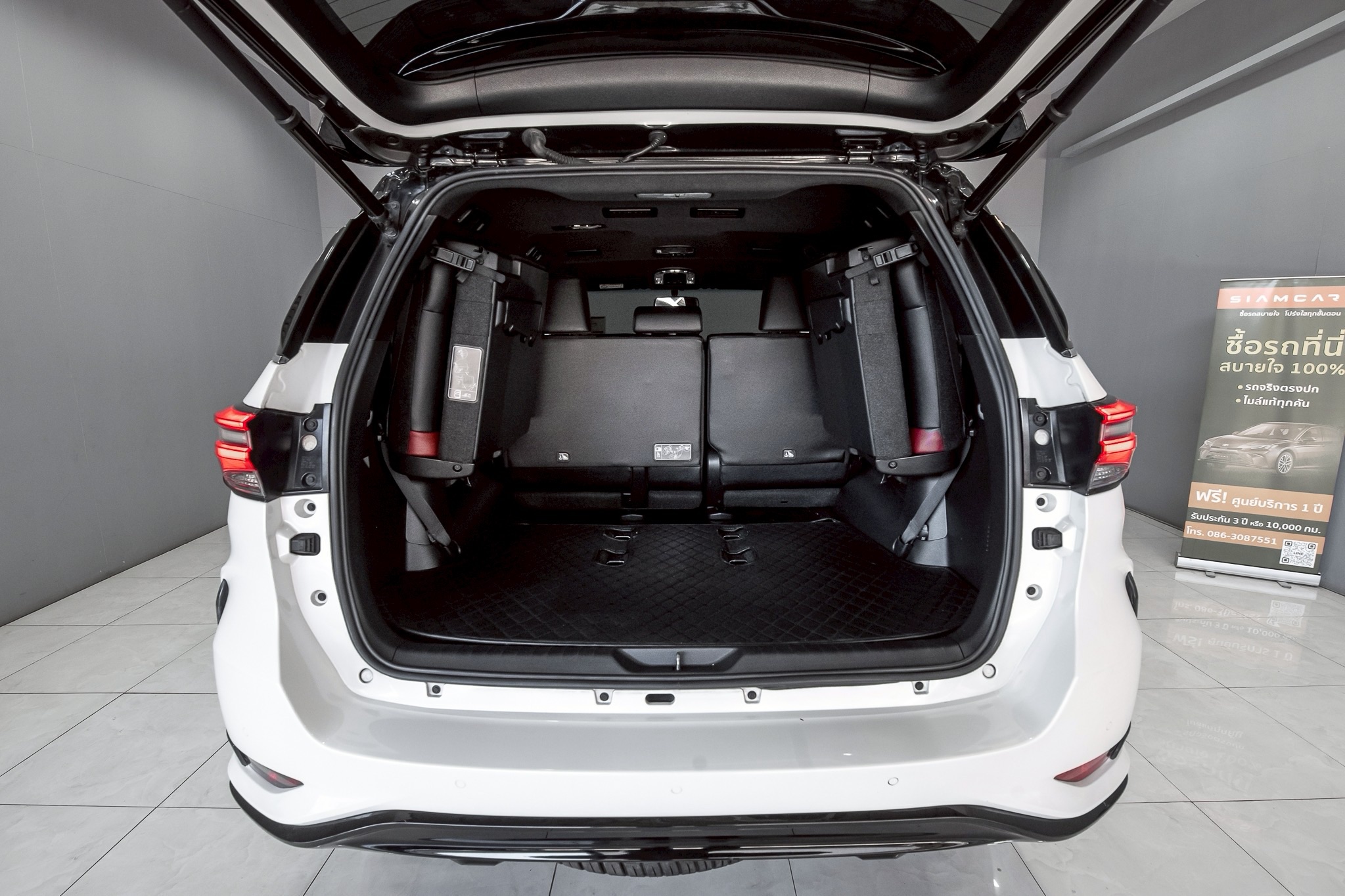 Toyota Fortuner 2.4 Leader SUV AT 2022
