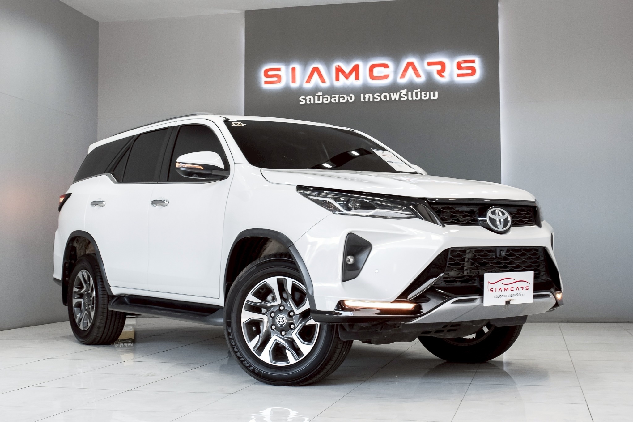 Toyota Fortuner 2.4 Leader V SUV AT 2022