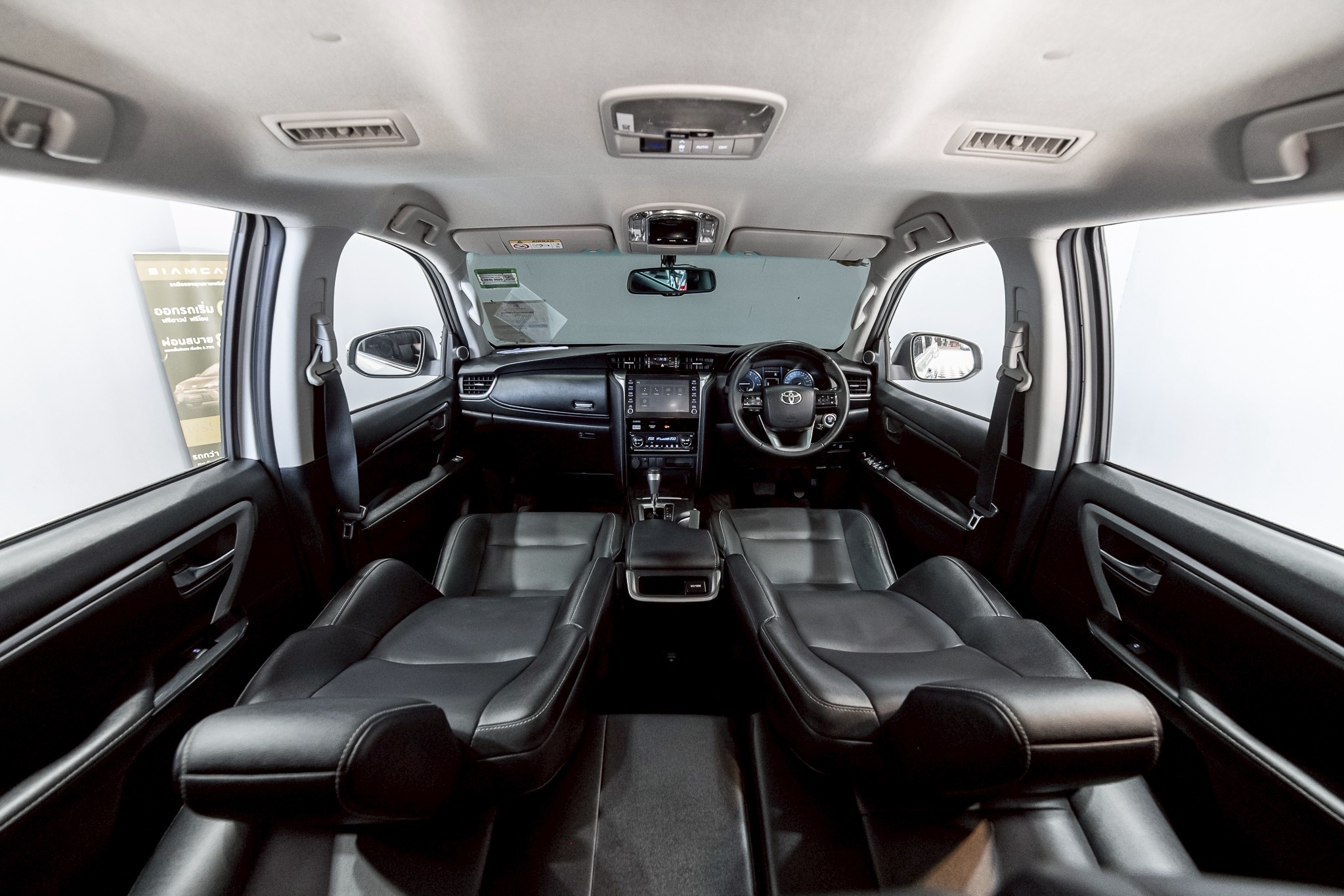 Toyota Fortuner 2.4 Leader V SUV AT 2022
