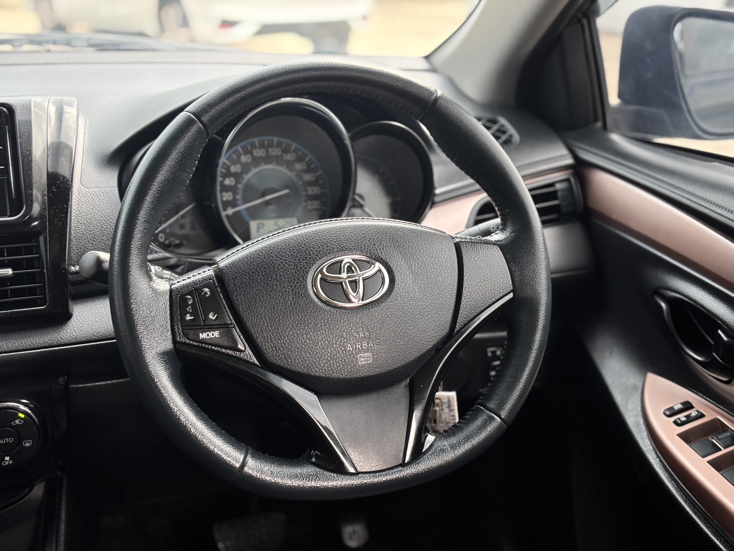 Toyota Vios 1.5 Mid Sedan AT ปี 2020