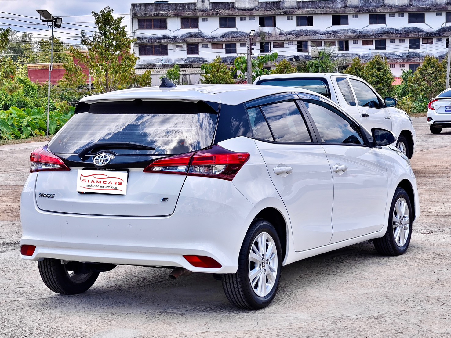 Toyota Yaris 1.2 E Hatchback AT 2019