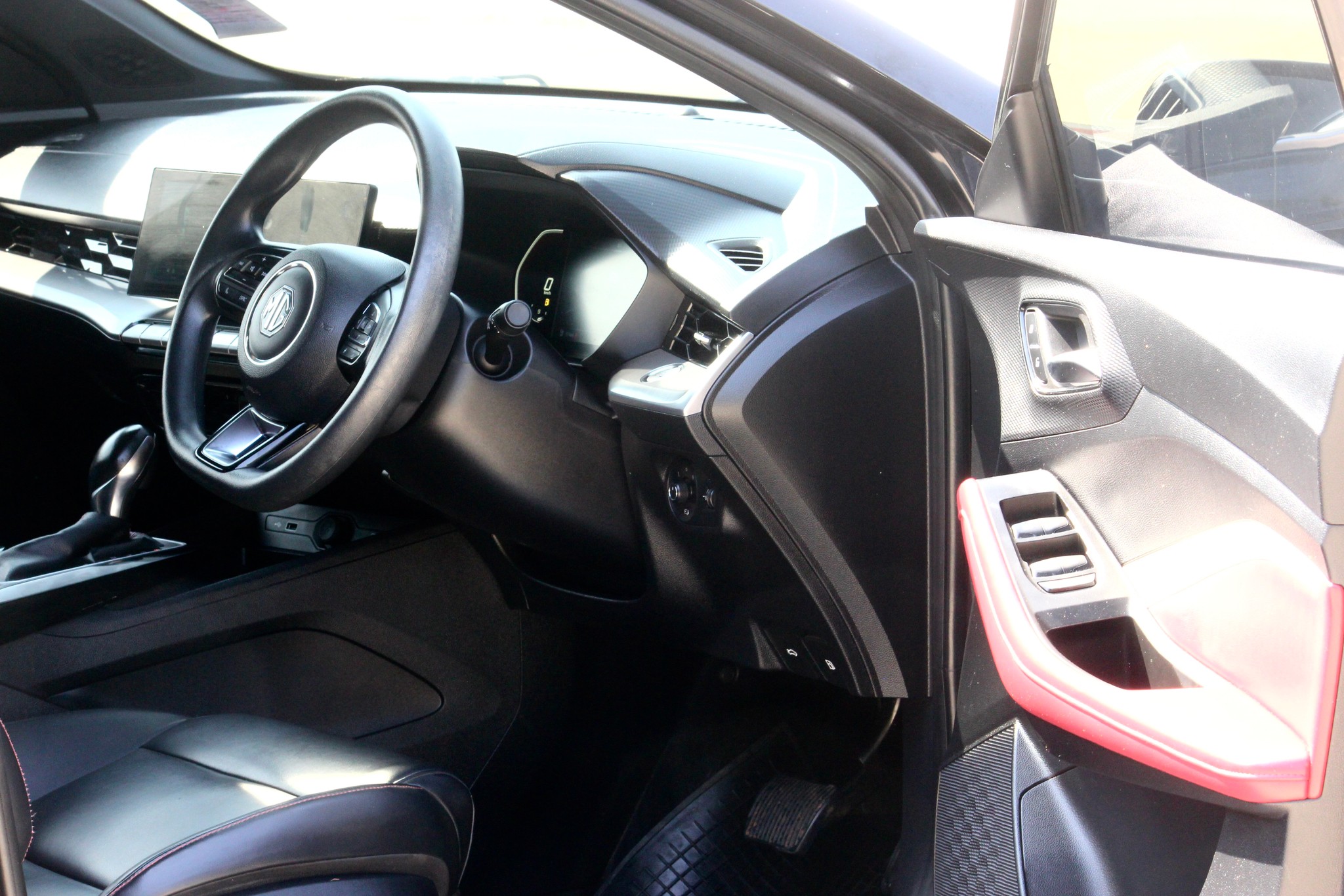 MG5 MG5 1.5 X Sunroof Sedan AT 2021