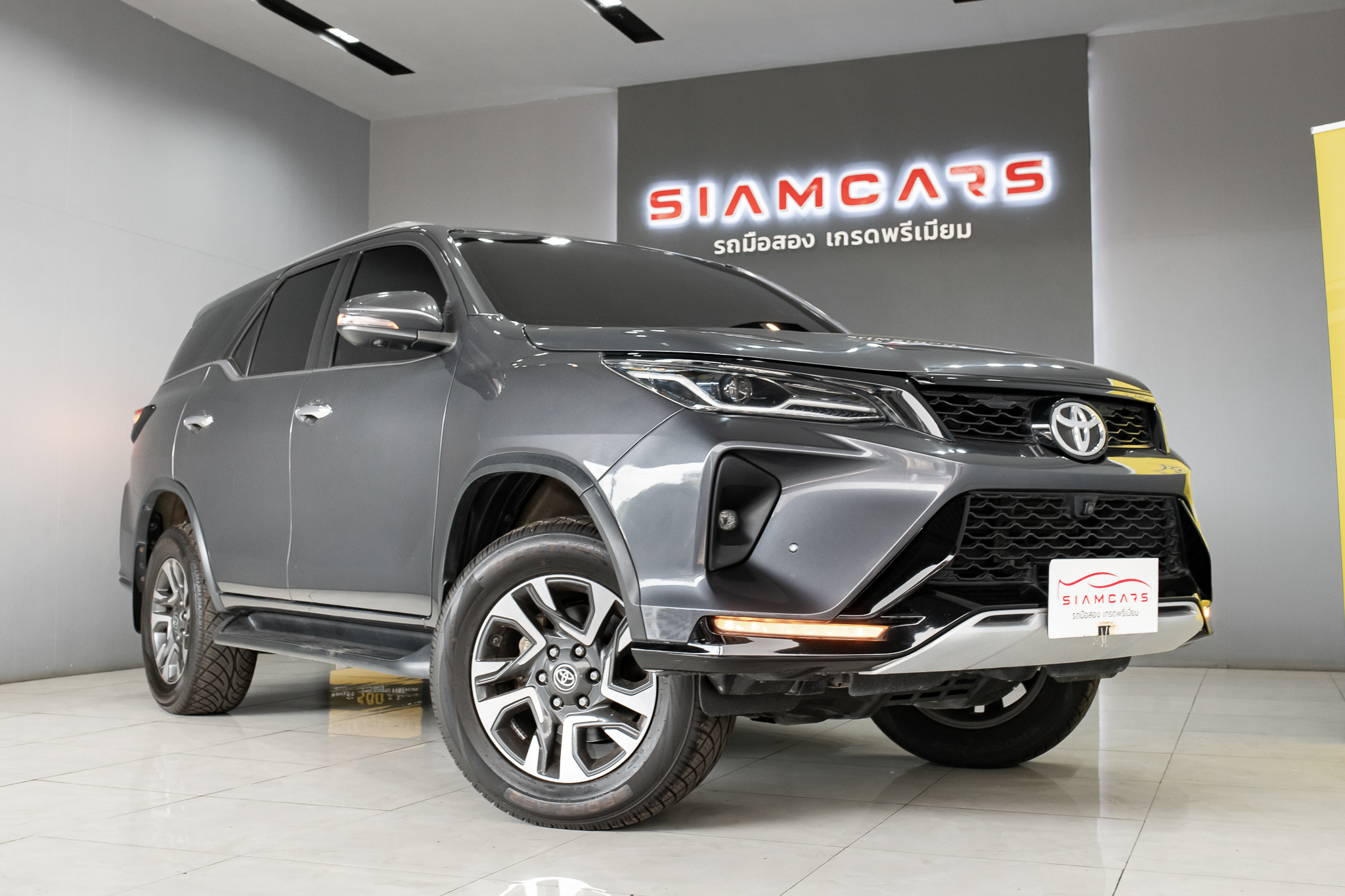 Toyota Fortuner 2.4 Leader V SUV AT 2023